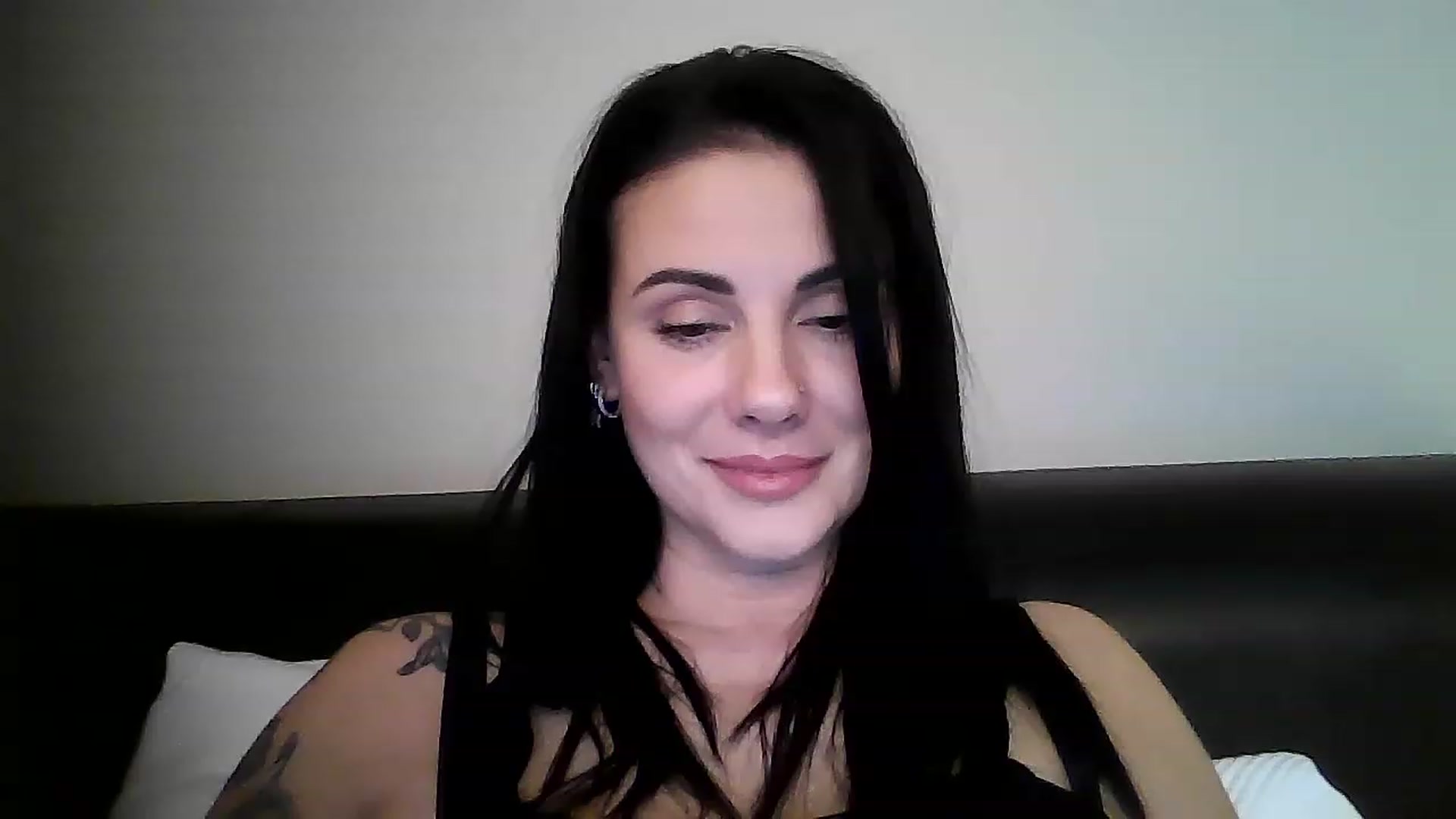 Gallery image thumbnail from FitBaby's myfreecams stream on, 05/26/2023, 15:30 image 16 of 20