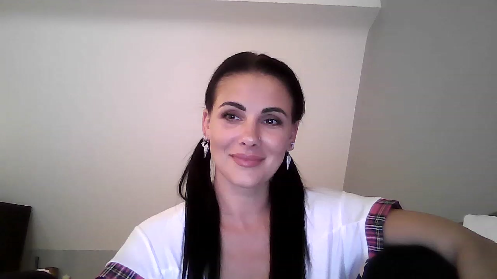 Gallery image thumbnail from FitBaby's myfreecams stream on, 06/16/2023, 12:42 image 8 of 20