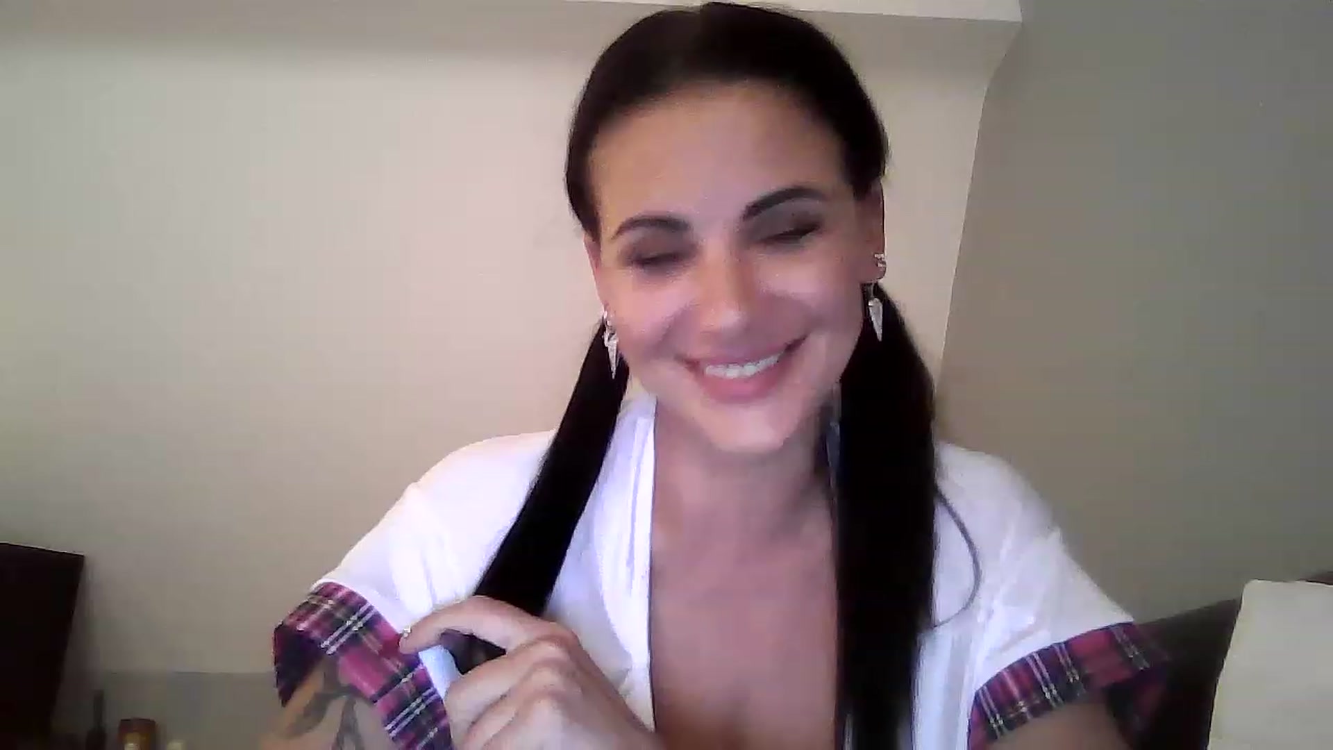 Gallery image thumbnail from FitBaby's myfreecams stream on, 06/16/2023, 12:42 image 10 of 20