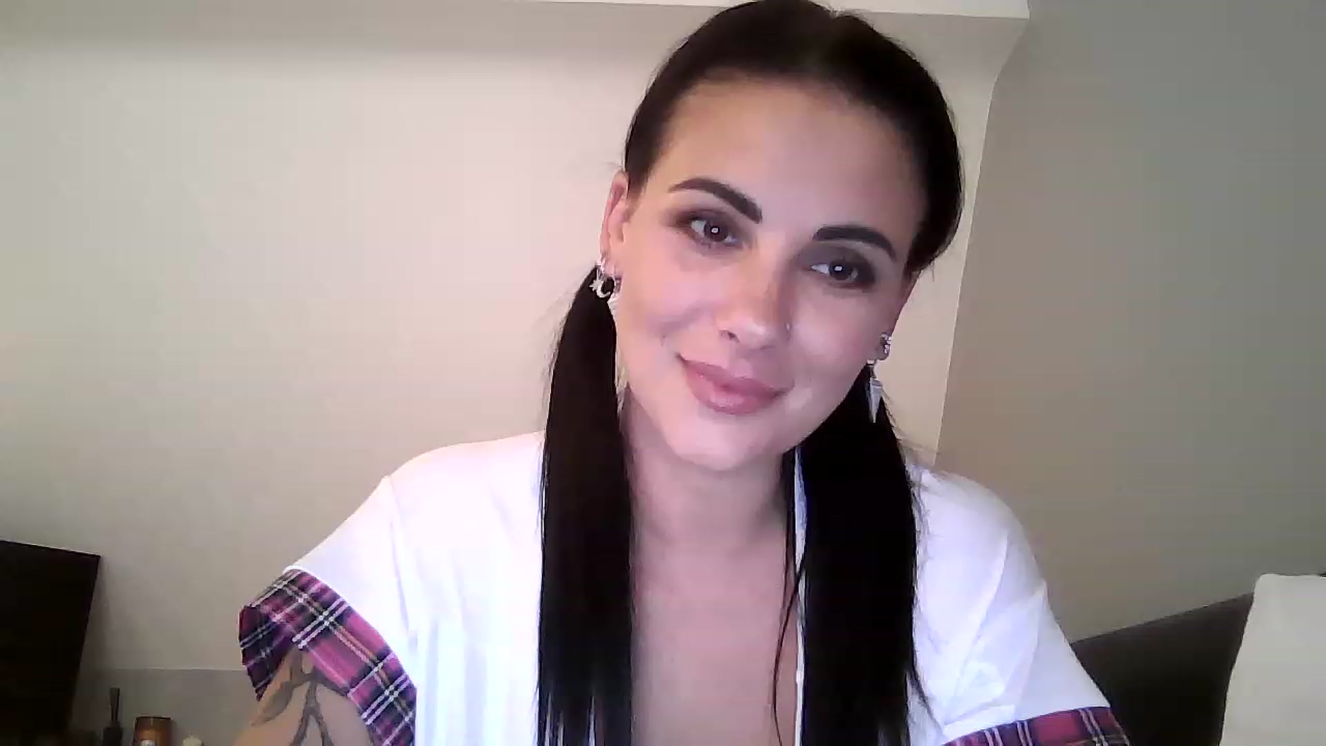 Gallery image thumbnail from FitBaby's myfreecams stream on, 06/16/2023, 12:42 image 3 of 20