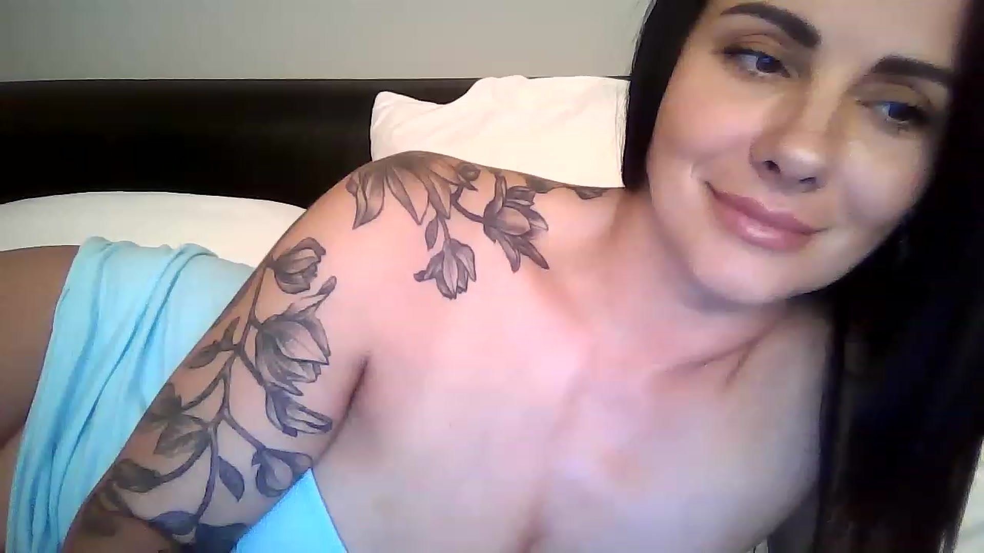 Gallery image thumbnail from FitBaby's myfreecams stream on, 06/21/2023, 17:14 image 17 of 20