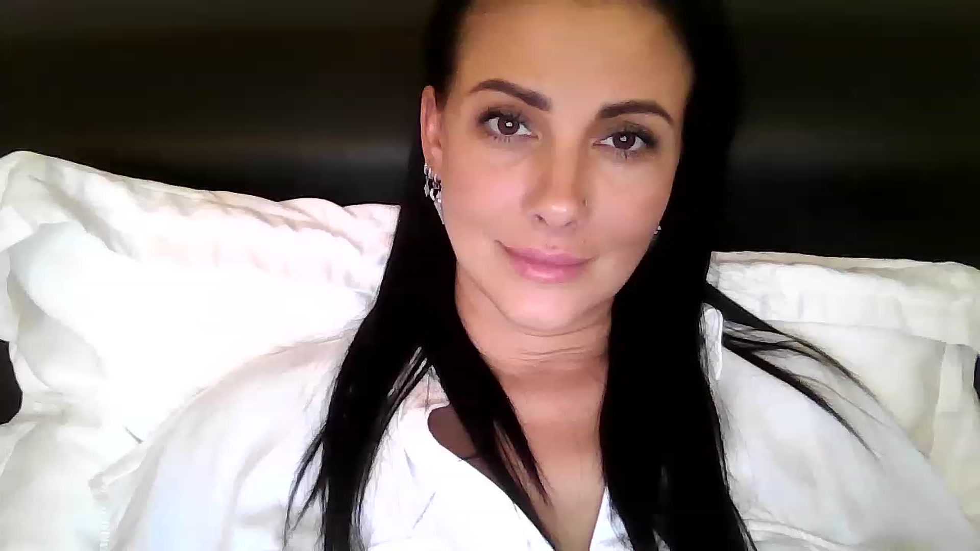 Gallery image thumbnail from FitBaby's myfreecams stream on, 06/27/2023, 15:16 image 17 of 20
