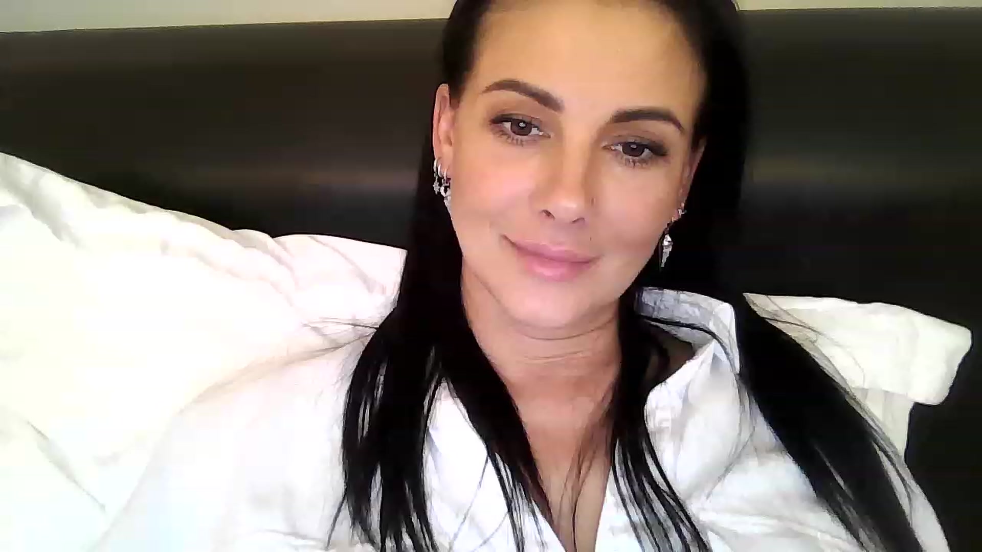 Gallery image thumbnail from FitBaby's myfreecams stream on, 06/27/2023, 15:16 image 16 of 20