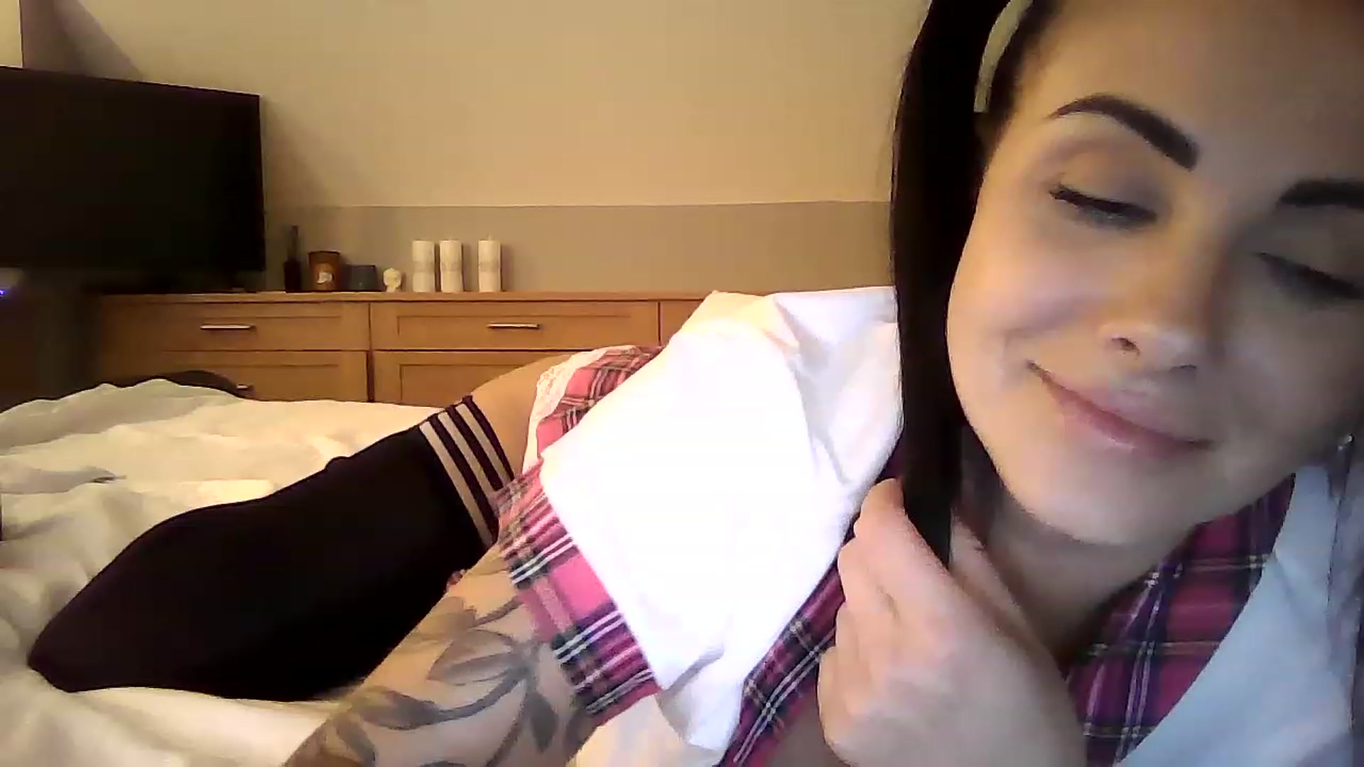 Gallery image thumbnail from FitBaby's myfreecams stream on, 07/13/2023, 17:02 image 16 of 20