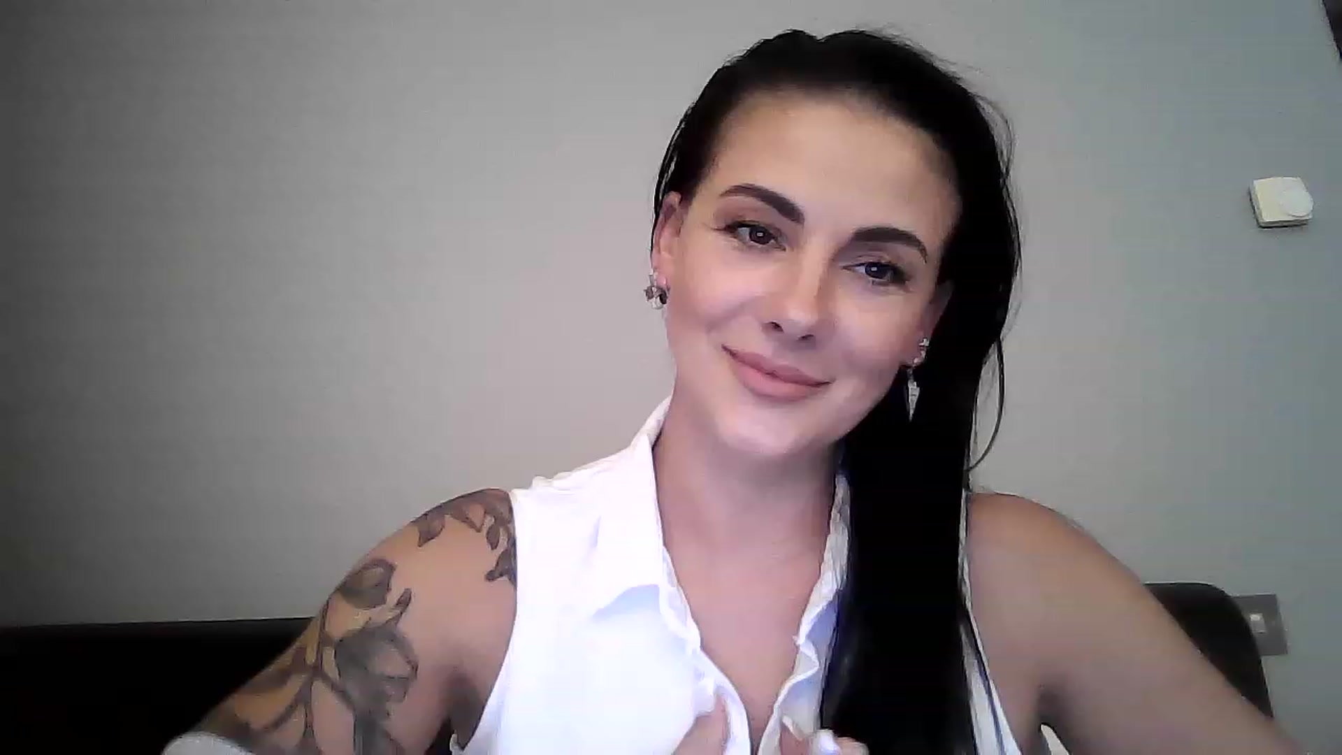 Gallery image thumbnail from FitBaby's myfreecams stream on, 07/18/2023, 16:14 image 1 of 20