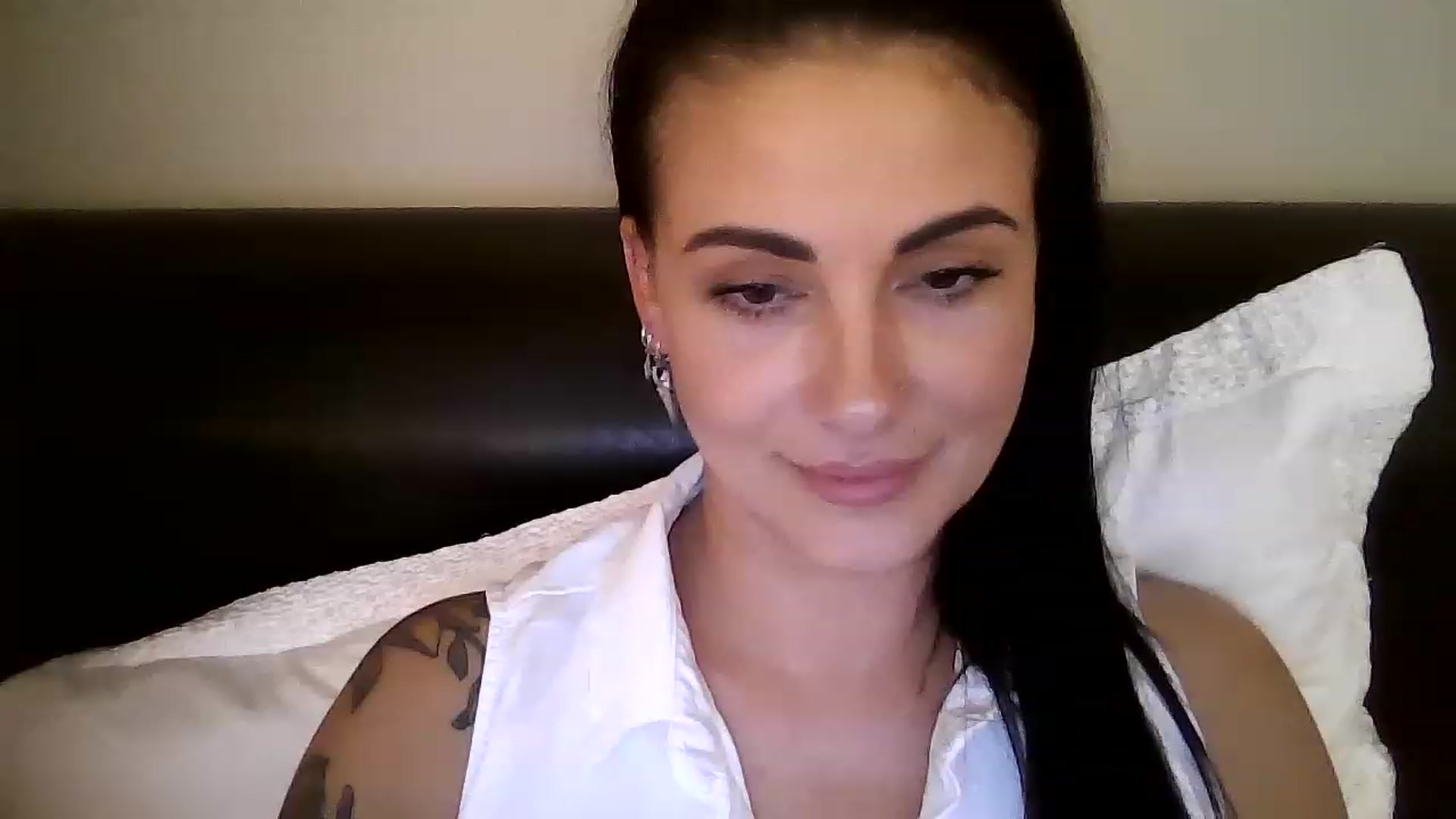 Gallery image thumbnail from FitBaby's myfreecams stream on, 07/18/2023, 16:14 image 14 of 20