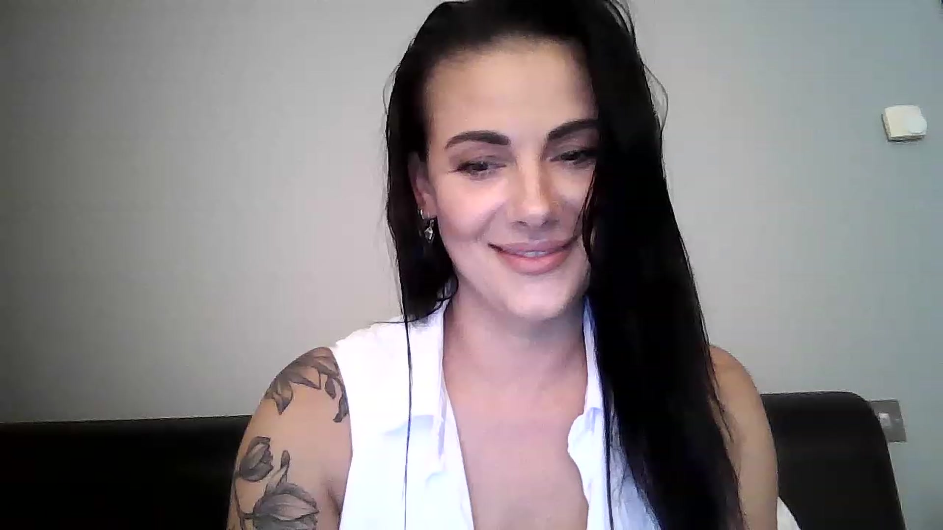 Gallery image thumbnail from FitBaby's myfreecams stream on, 07/18/2023, 16:14 image 2 of 20