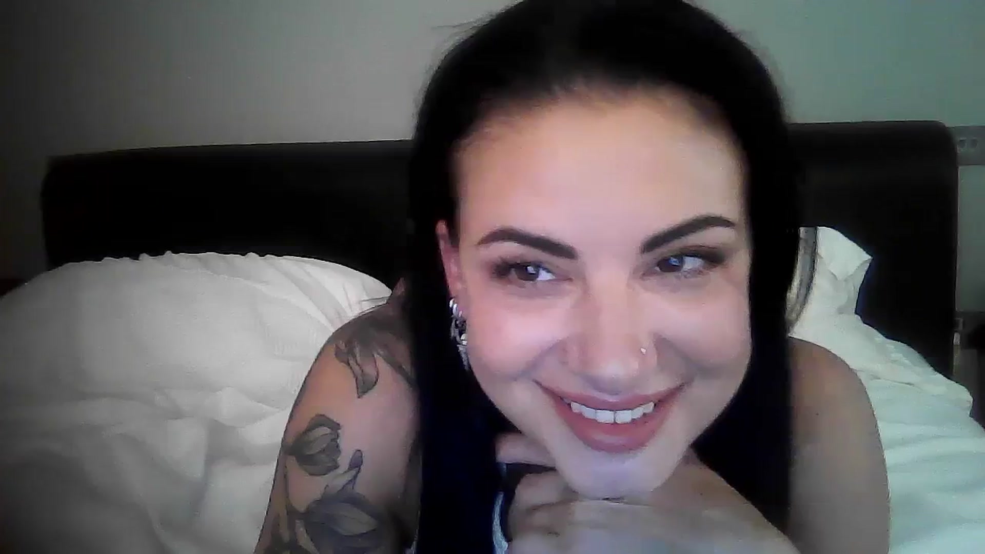 Gallery image thumbnail from FitBaby's myfreecams stream on, 09/08/2023, 14:20 image 12 of 20