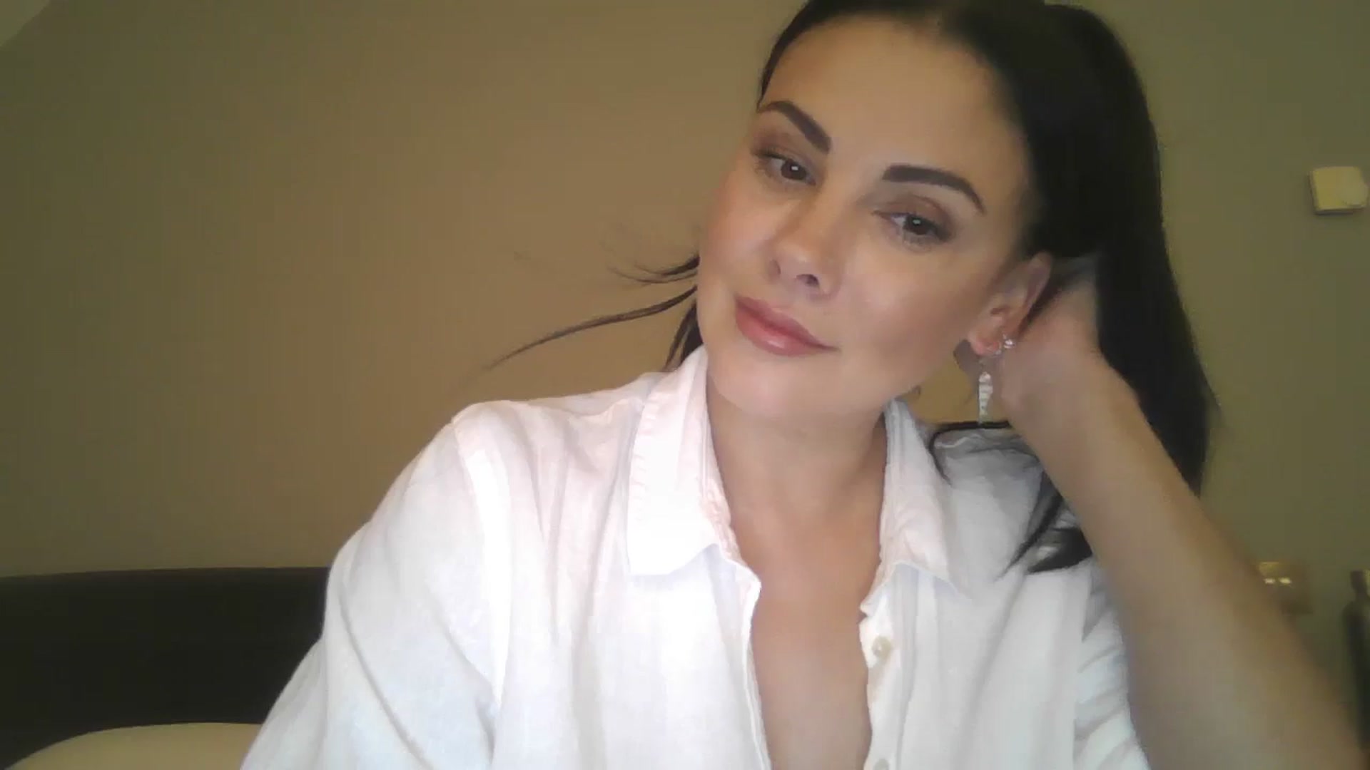 Gallery image thumbnail from FitBaby's myfreecams stream on, 09/12/2023, 14:01 image 8 of 20
