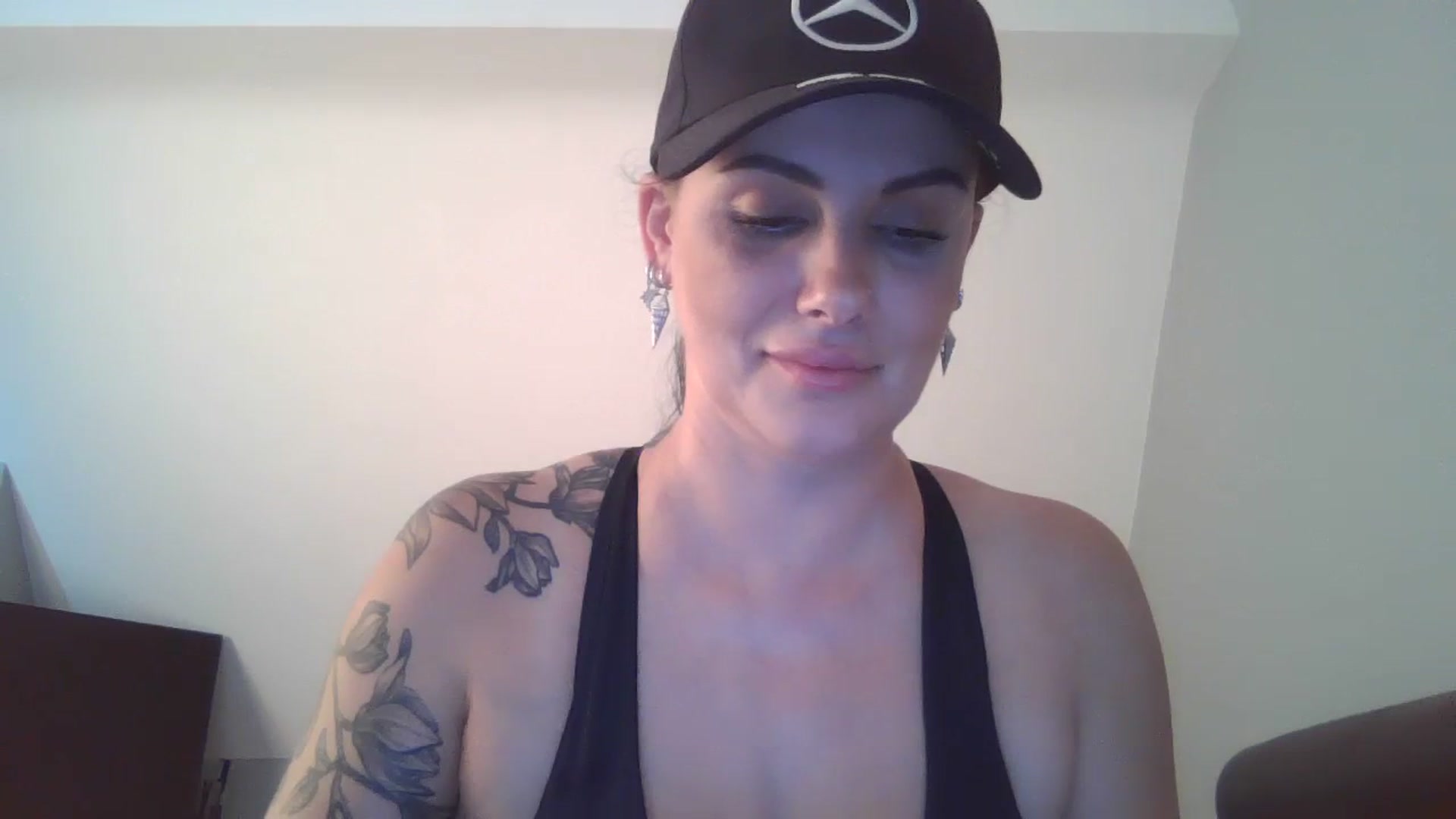 Gallery image thumbnail from FitBaby's myfreecams stream on, 09/15/2023, 16:11 image 2 of 20