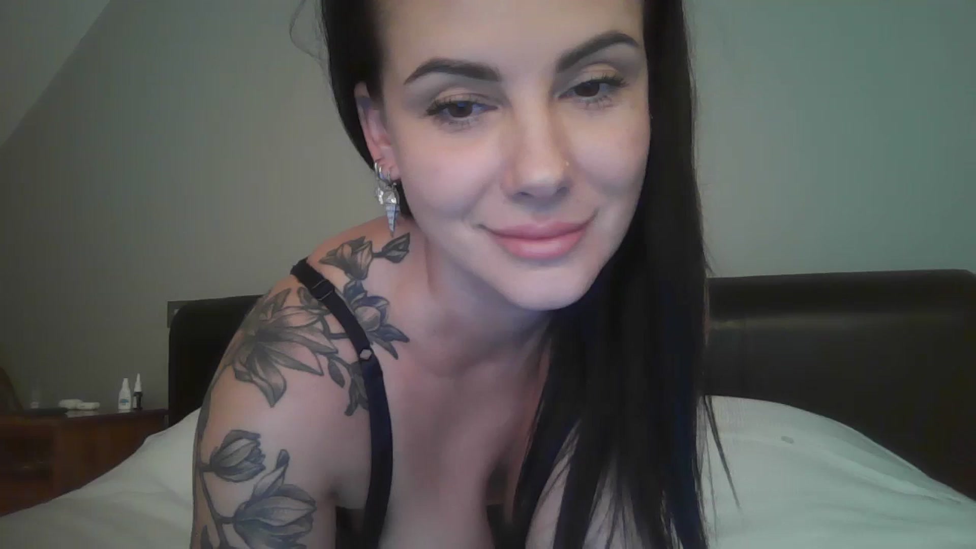 Gallery image thumbnail from FitBaby's myfreecams stream on, 09/18/2023, 17:05 image 1 of 20