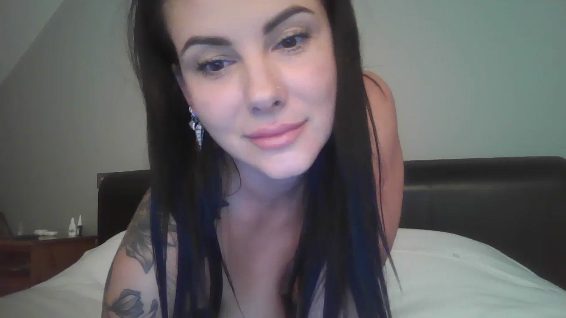 Gallery image thumbnail from FitBaby's myfreecams stream on, 09/18/2023, 17:05 image 2 of 20