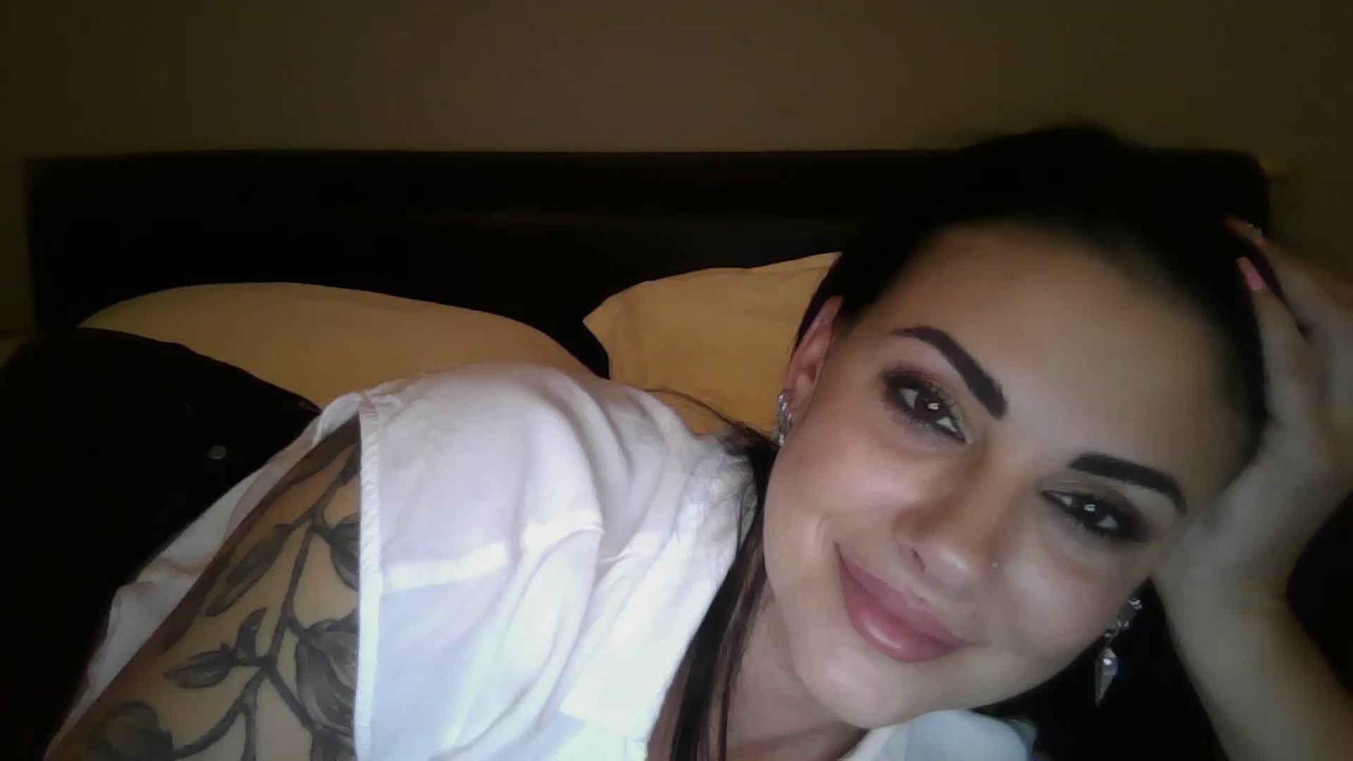 Gallery image thumbnail from FitBaby's myfreecams stream on, 09/19/2023, 14:26 image 18 of 20