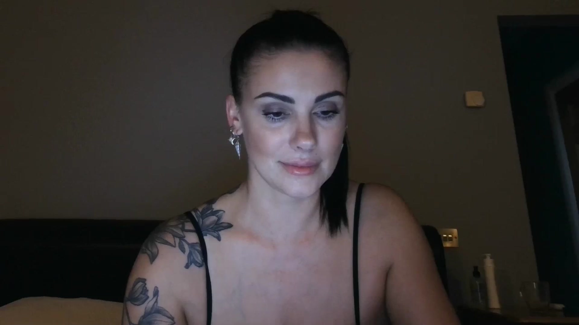 Gallery image thumbnail from FitBaby's myfreecams stream on, 09/25/2023, 17:42 image 3 of 20