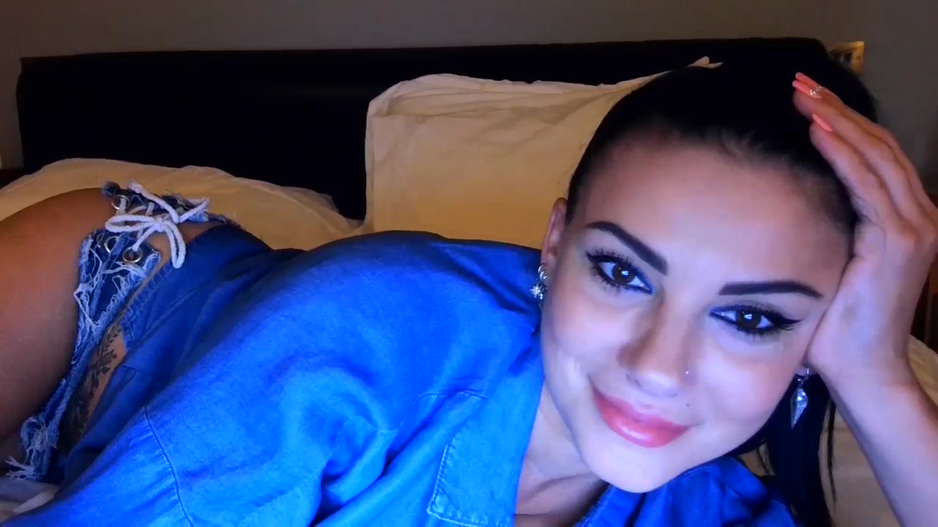 Gallery image thumbnail from FitBaby's myfreecams stream on, 09/28/2023, 14:23 image 11 of 20