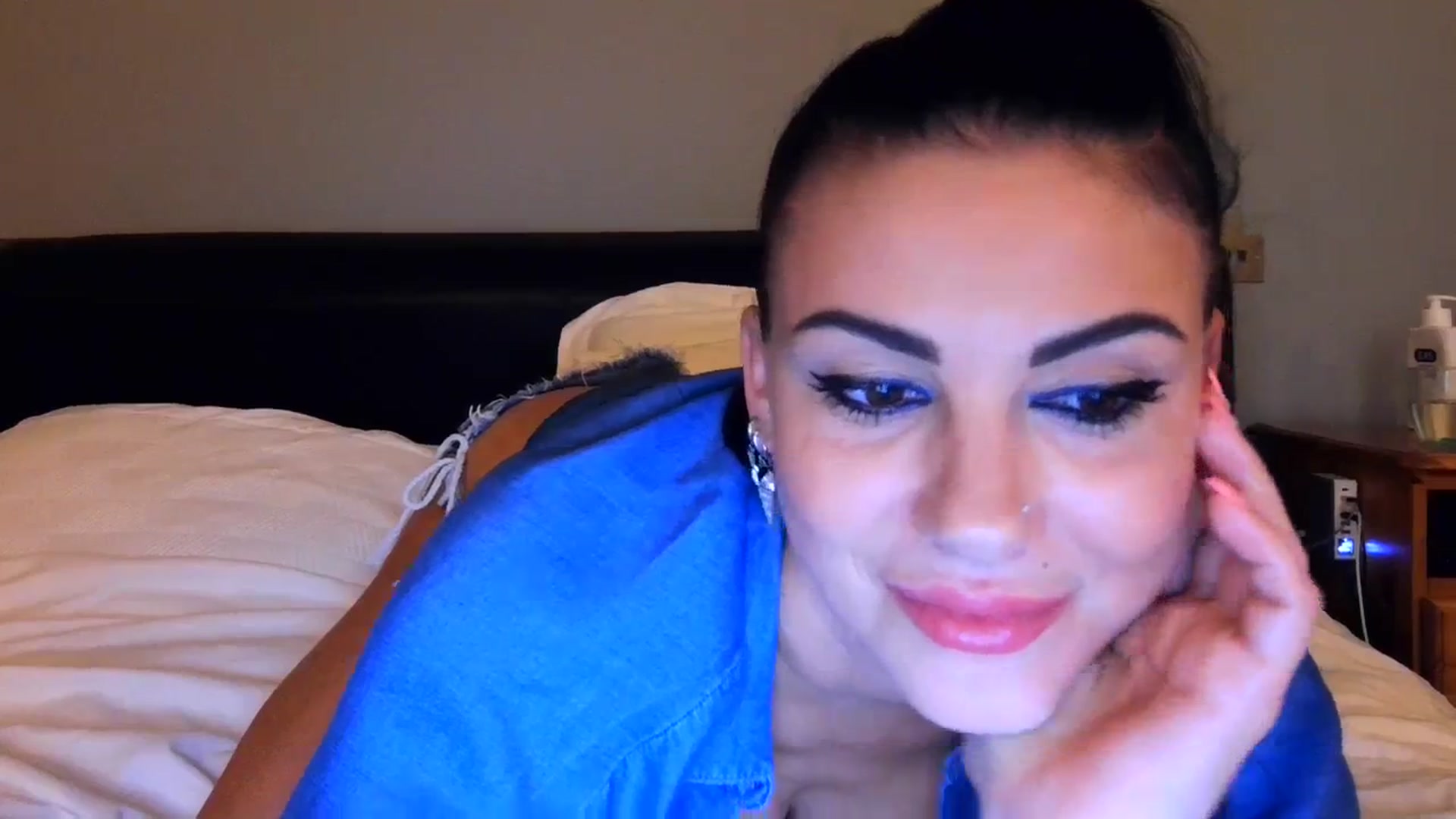 Gallery image thumbnail from FitBaby's myfreecams stream on, 09/28/2023, 14:23 image 17 of 20