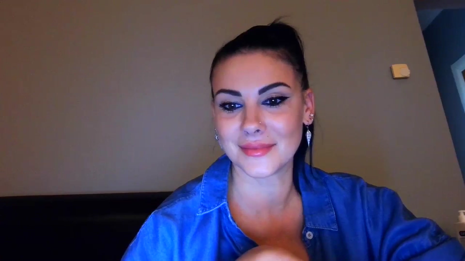 Gallery image thumbnail from FitBaby's myfreecams stream on, 09/28/2023, 14:23 image 6 of 20