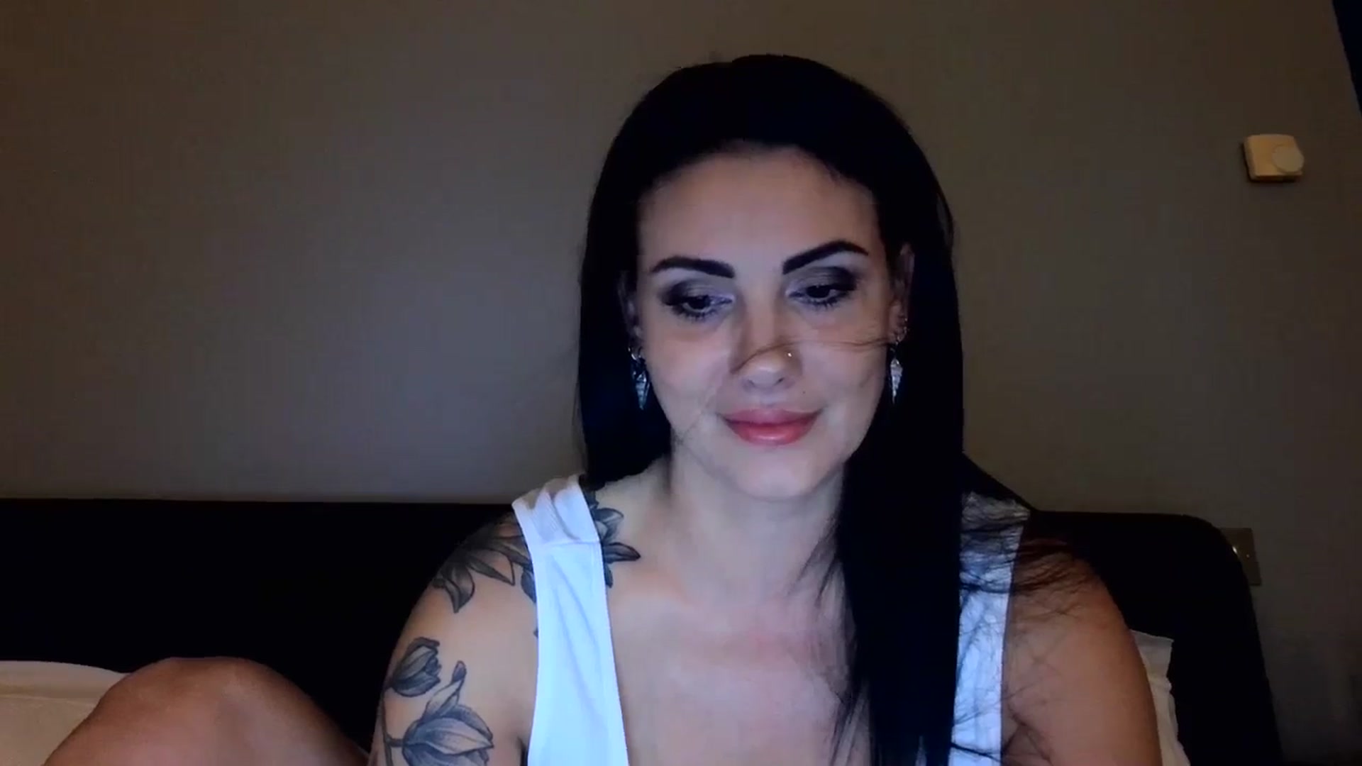 Gallery image thumbnail from FitBaby's myfreecams stream on, 10/02/2023, 14:40 image 7 of 20