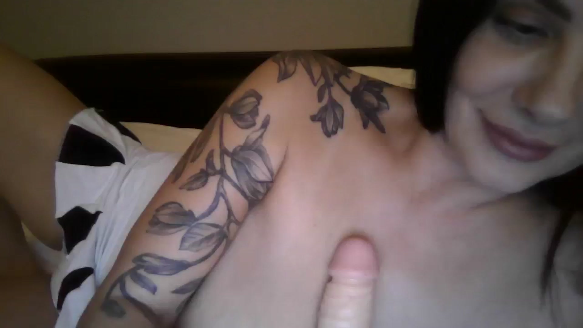Gallery image thumbnail from FitBaby's myfreecams stream on, 10/13/2023, 14:05 image 12 of 20