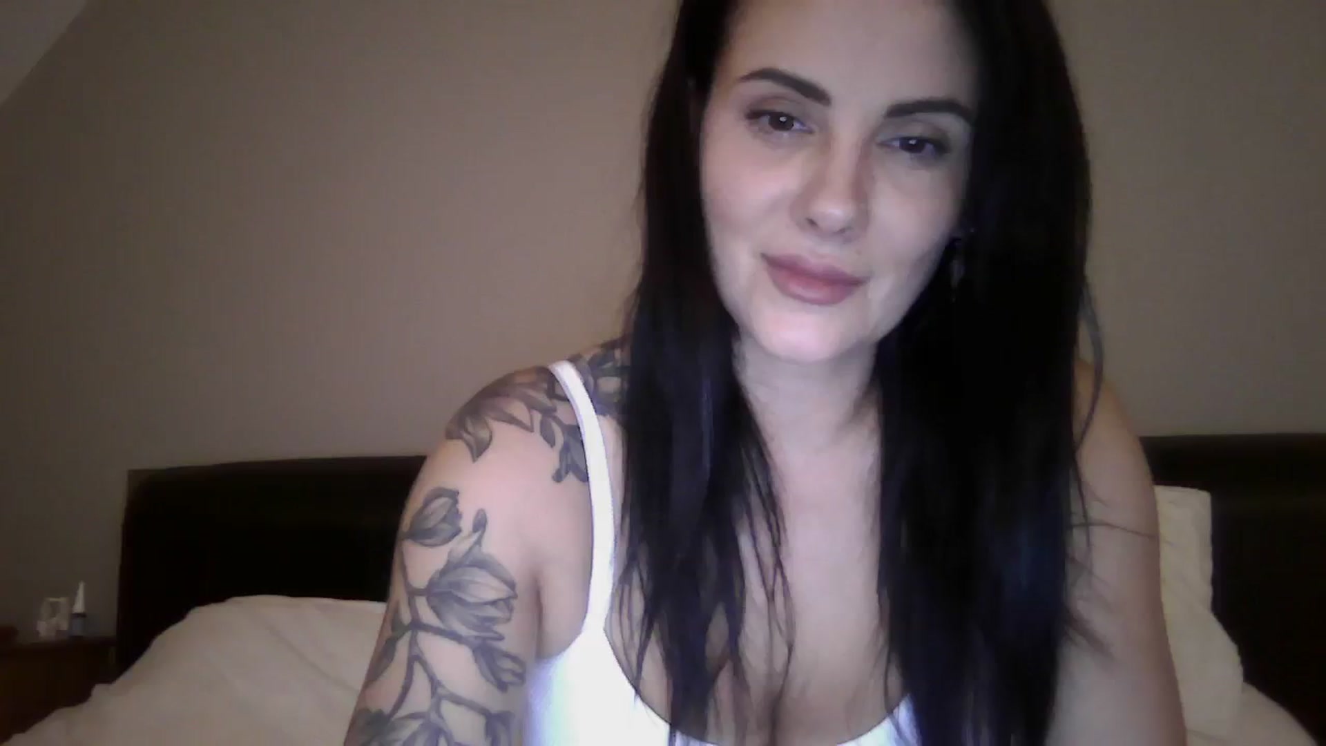Gallery image thumbnail from FitBaby's myfreecams stream on, 10/13/2023, 14:05 image 4 of 20