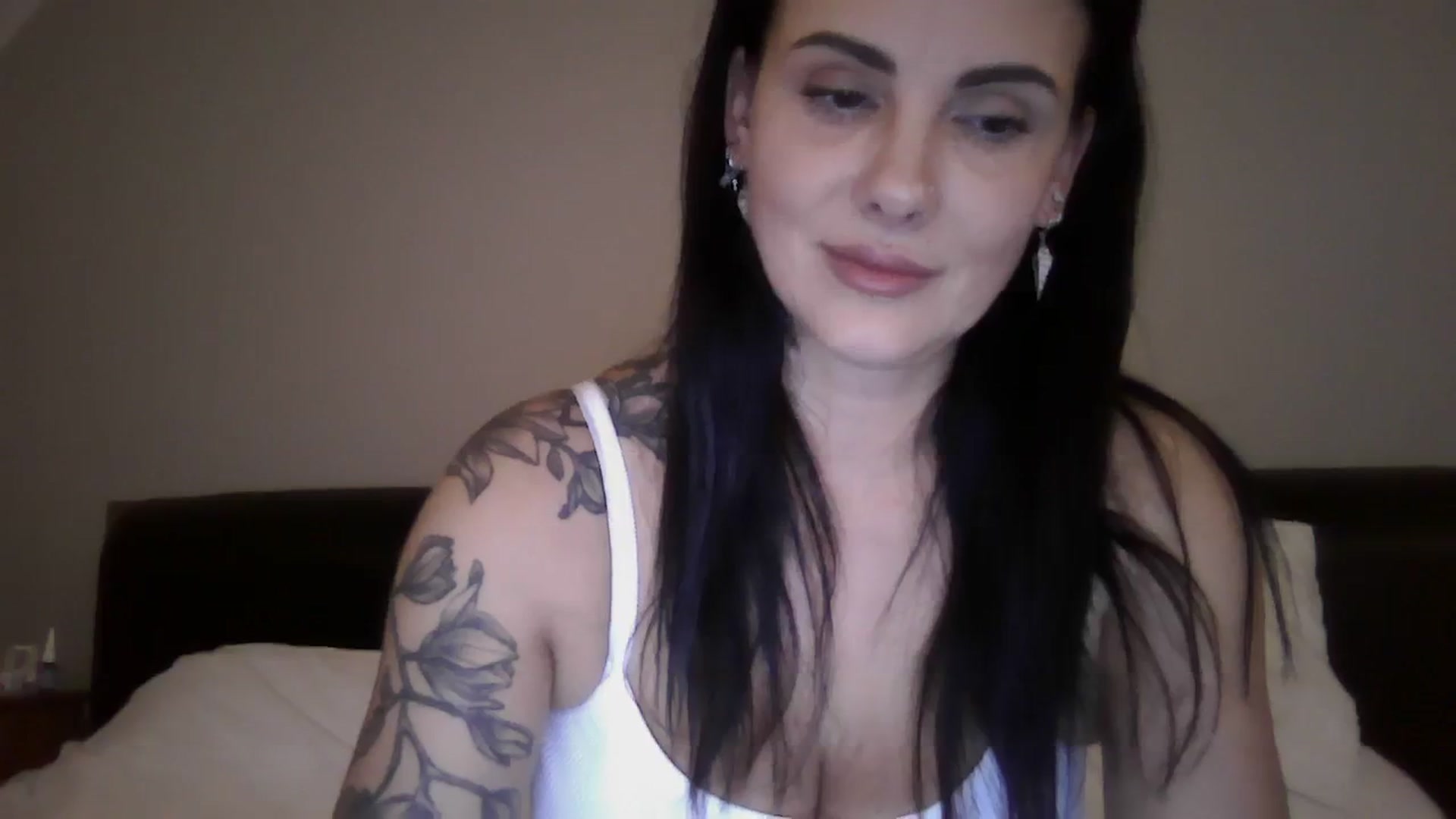 Gallery image thumbnail from FitBaby's myfreecams stream on, 10/13/2023, 14:05 image 6 of 20