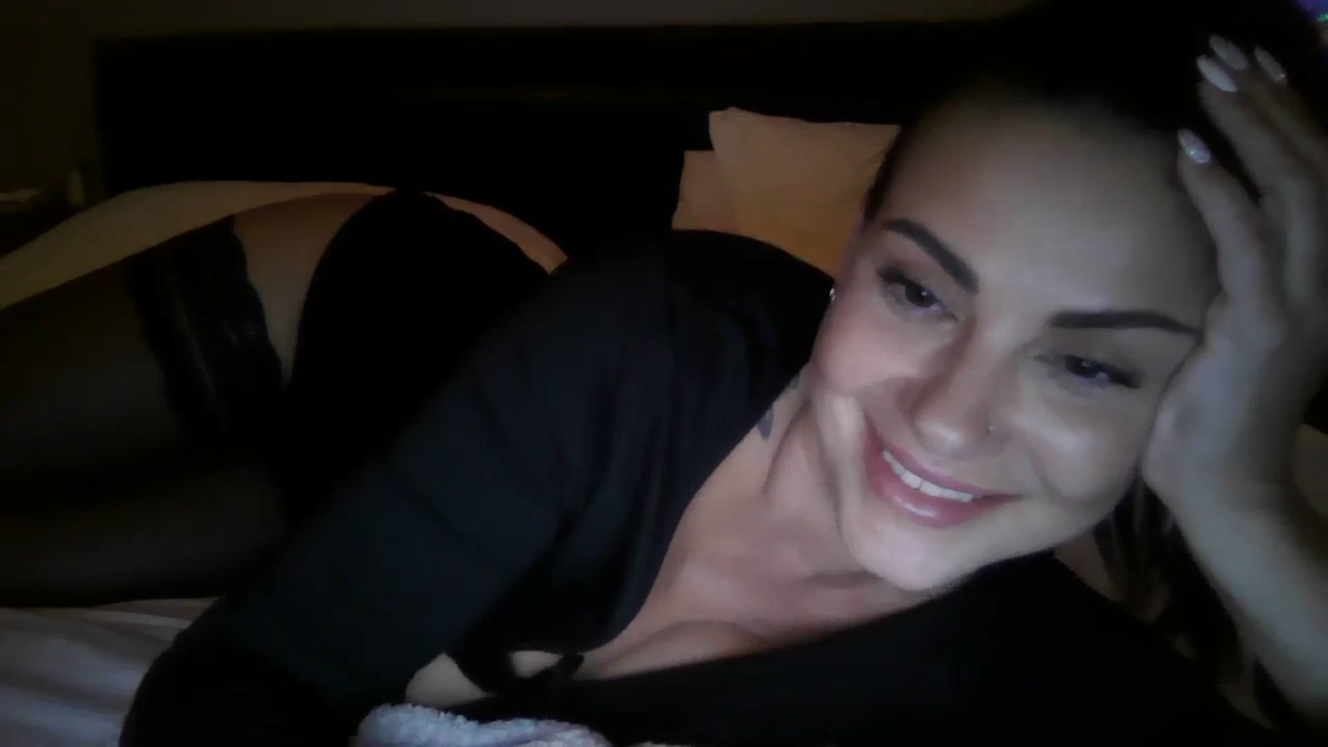 Gallery image thumbnail from FitBaby's myfreecams stream on, 11/03/2023, 17:39 image 15 of 20