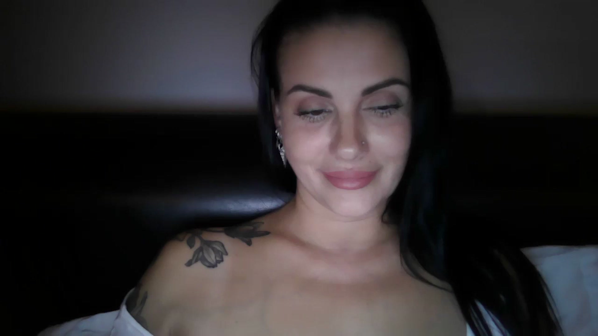 Gallery image thumbnail from FitBaby's myfreecams stream on, 11/06/2023, 17:46 image 17 of 20