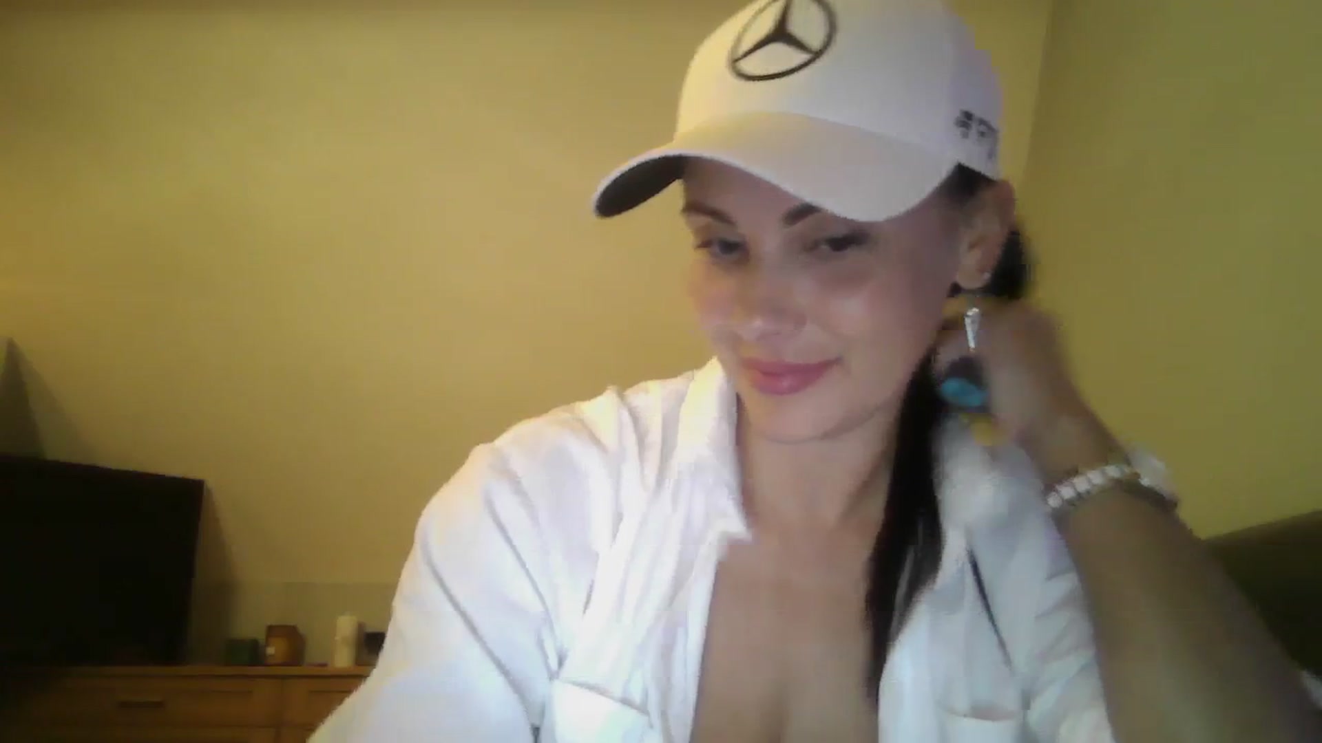 Gallery image thumbnail from FitBaby's myfreecams stream on, 11/07/2023, 18:04 image 16 of 20