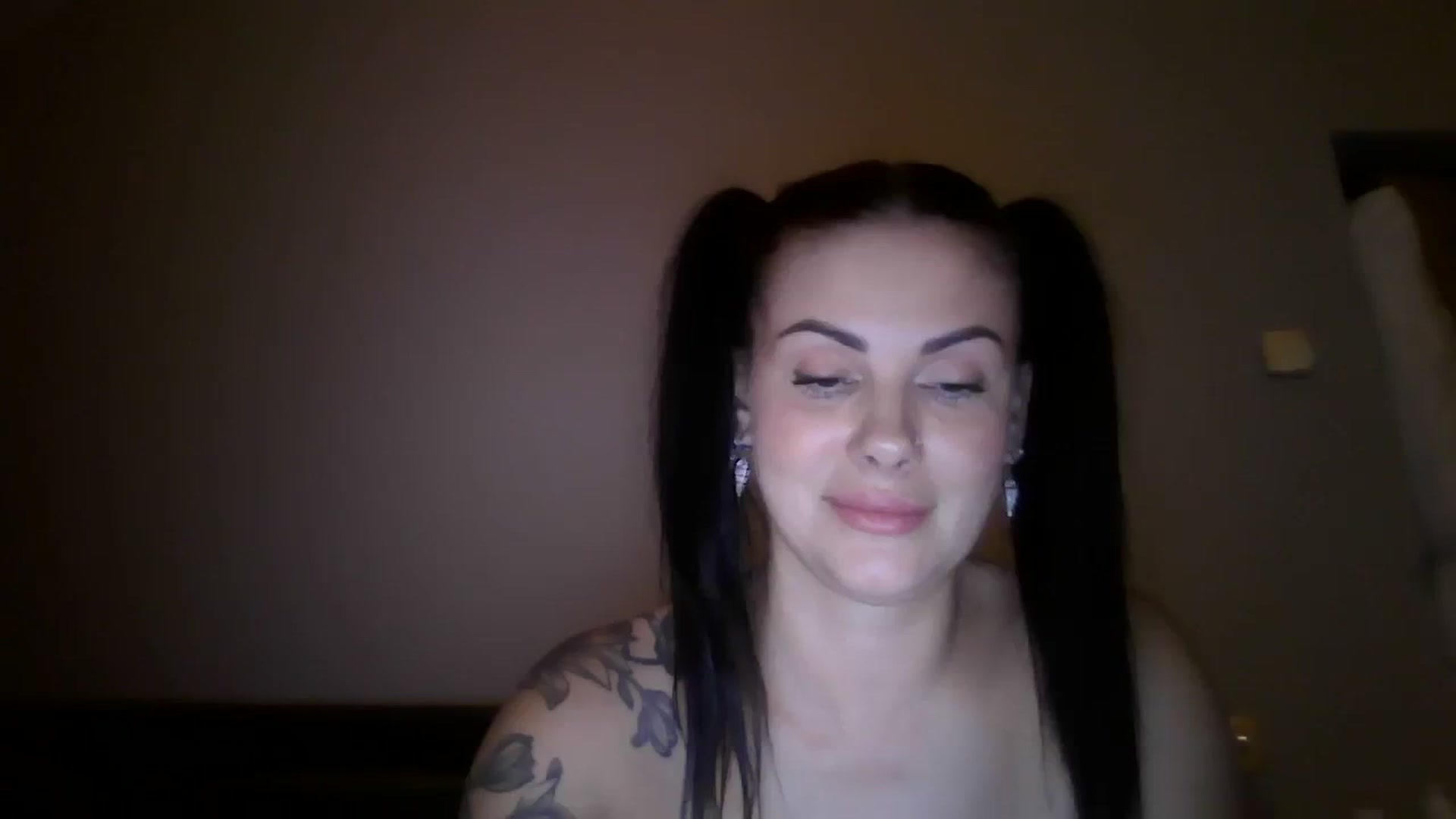 Gallery image thumbnail from FitBaby's myfreecams stream on, 11/08/2023, 17:26 image 1 of 20