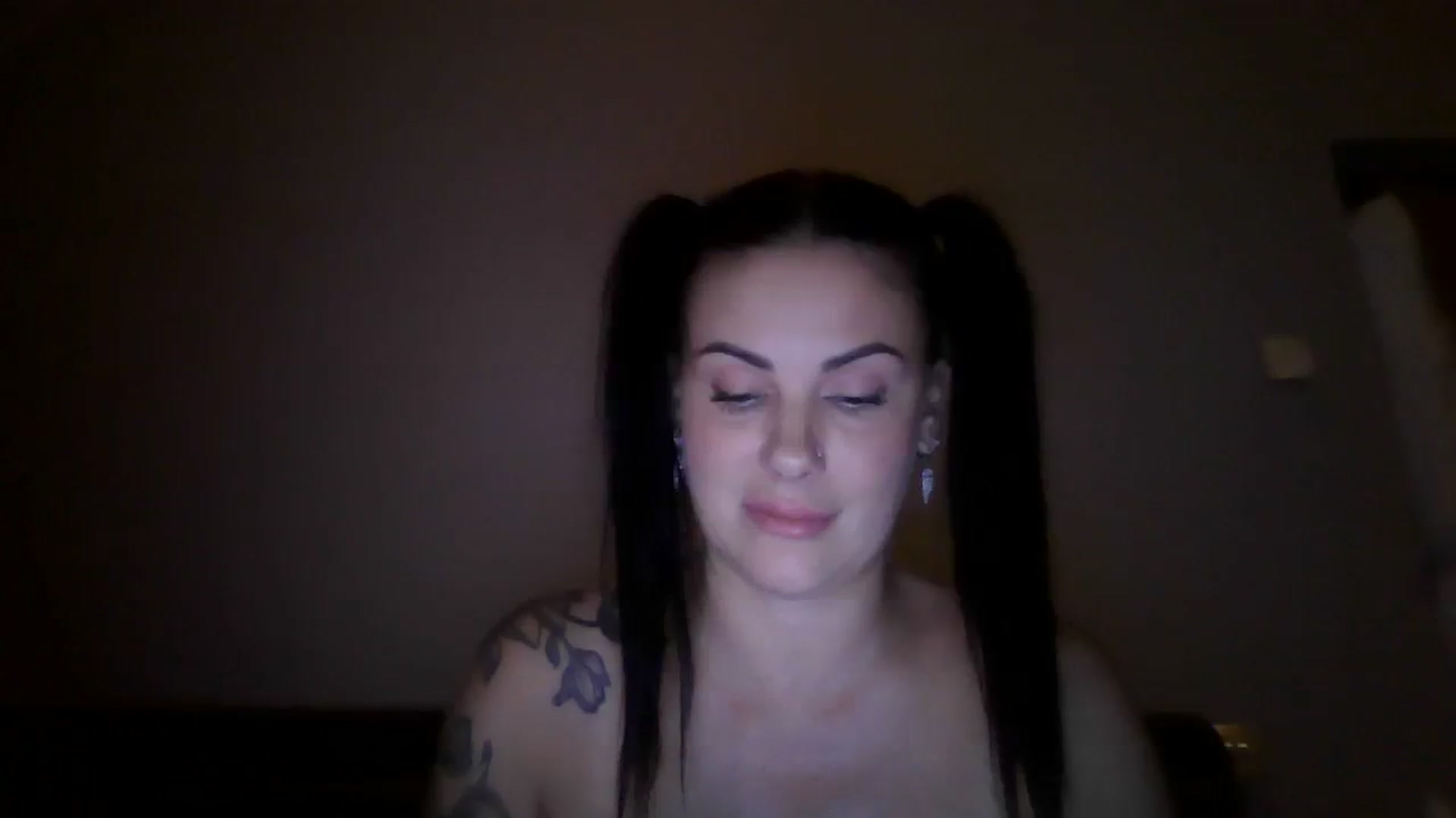 Gallery image thumbnail from FitBaby's myfreecams stream on, 11/08/2023, 17:26 image 2 of 20