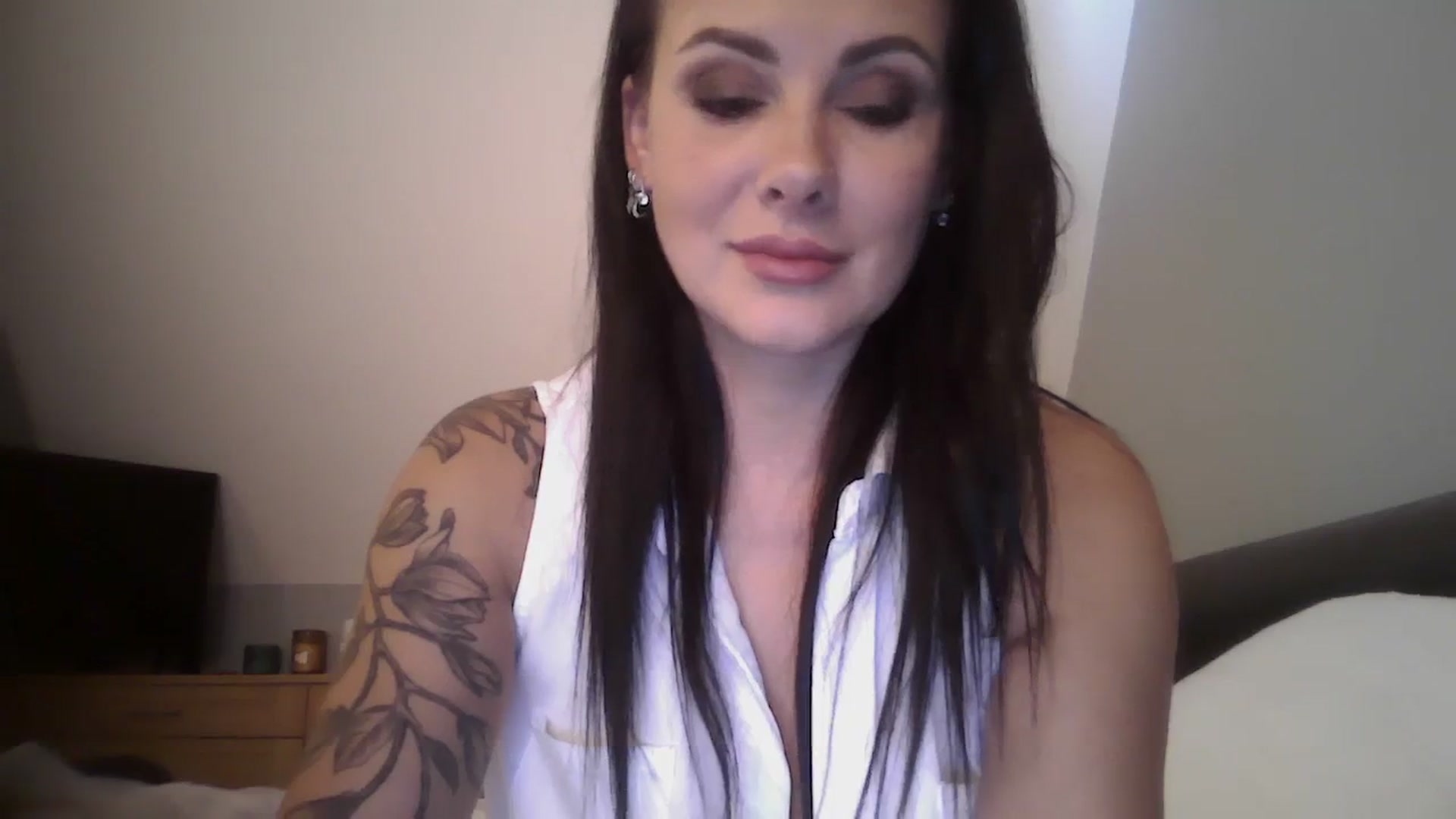Gallery image thumbnail from FitBaby's myfreecams stream on, 11/15/2023, 12:56 image 9 of 20