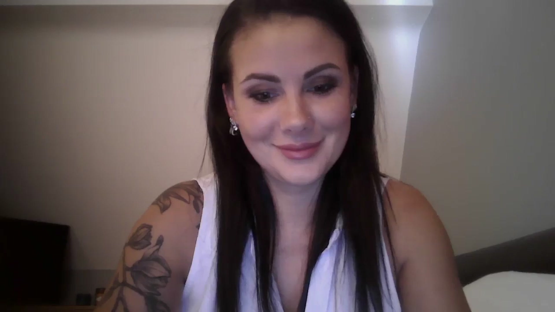 Gallery image thumbnail from FitBaby's myfreecams stream on, 11/15/2023, 12:56 image 12 of 20
