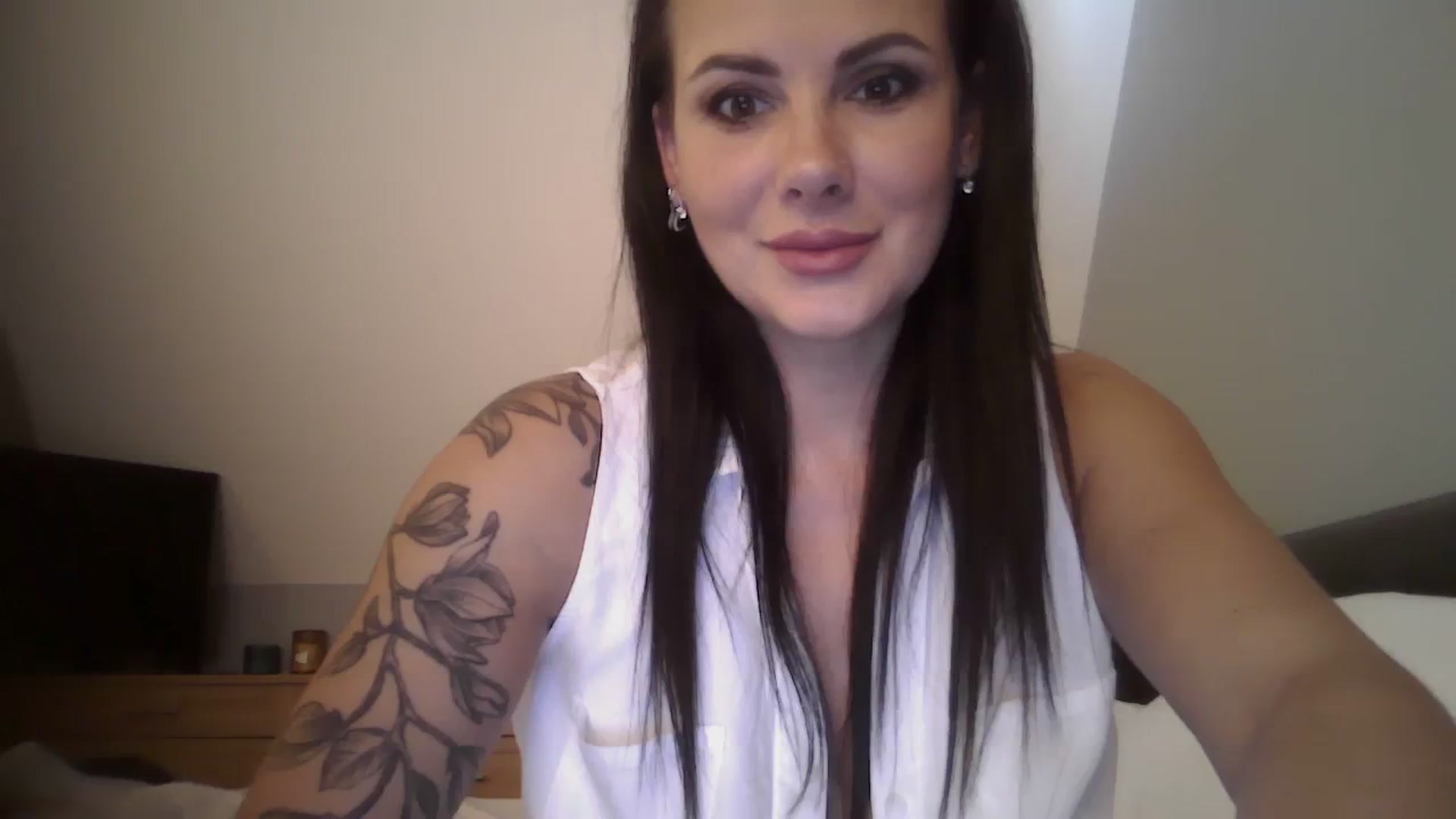 Gallery image thumbnail from FitBaby's myfreecams stream on, 11/15/2023, 12:56 image 7 of 20