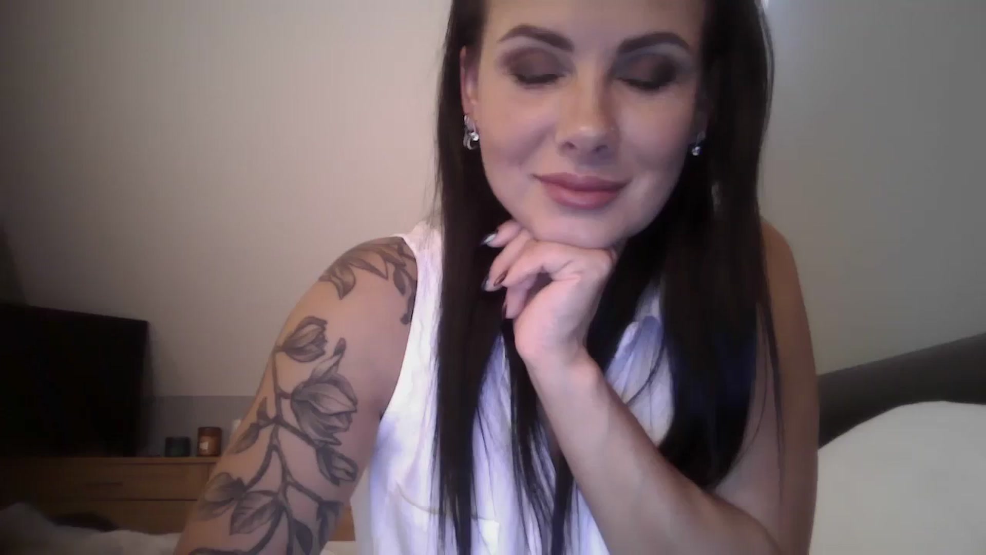 Gallery image thumbnail from FitBaby's myfreecams stream on, 11/15/2023, 12:56 image 8 of 20
