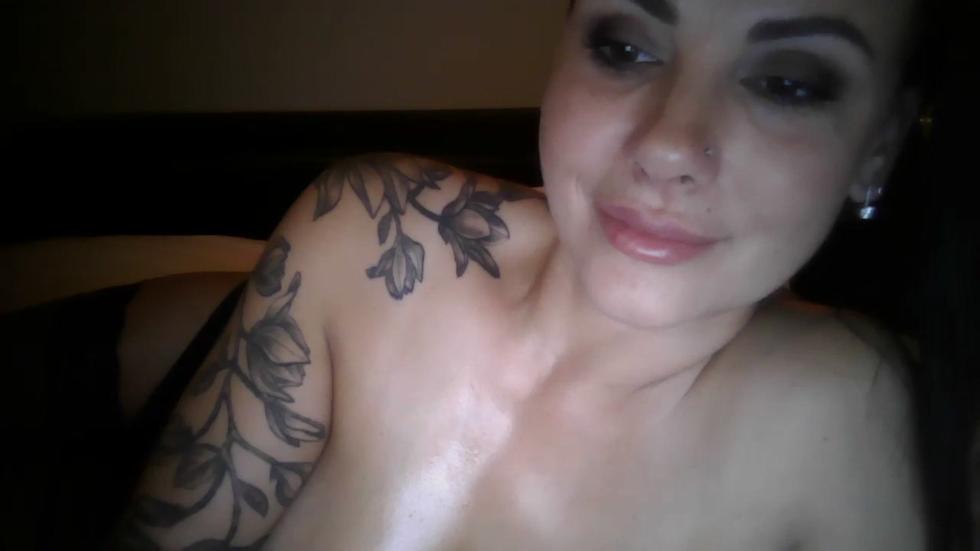 Gallery image thumbnail from FitBaby's myfreecams stream on, 11/15/2023, 16:11 image 11 of 20