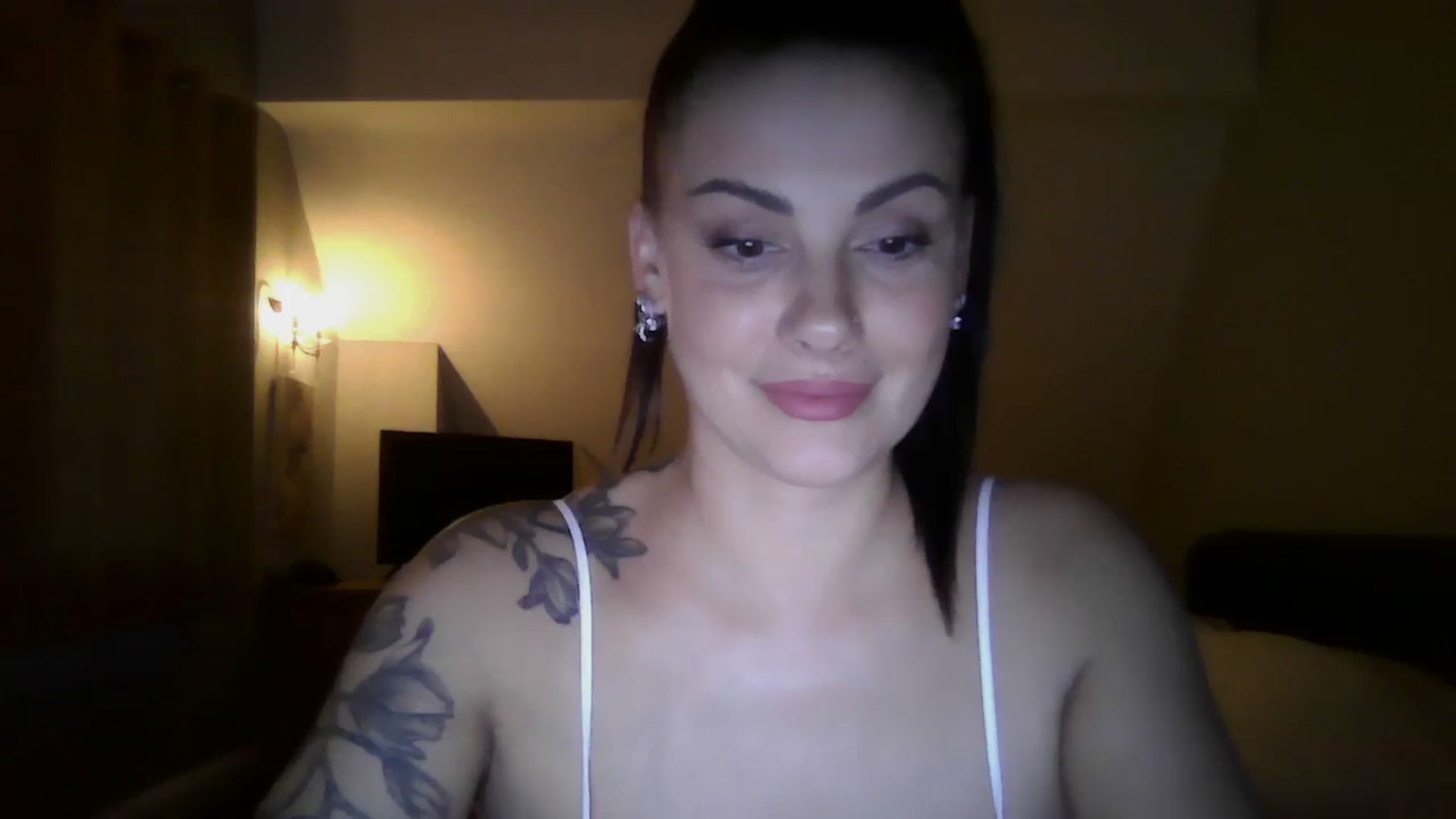 Gallery image thumbnail from FitBaby's myfreecams stream on, 11/17/2023, 16:41 image 9 of 20