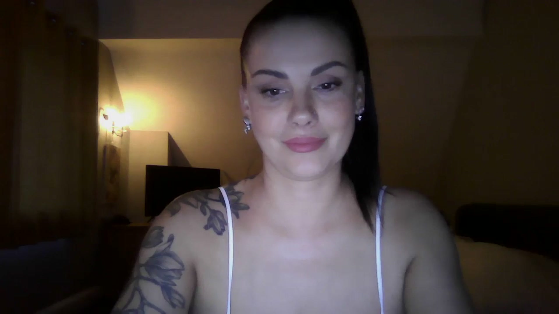 Gallery image thumbnail from FitBaby's myfreecams stream on, 11/17/2023, 16:41 image 3 of 20