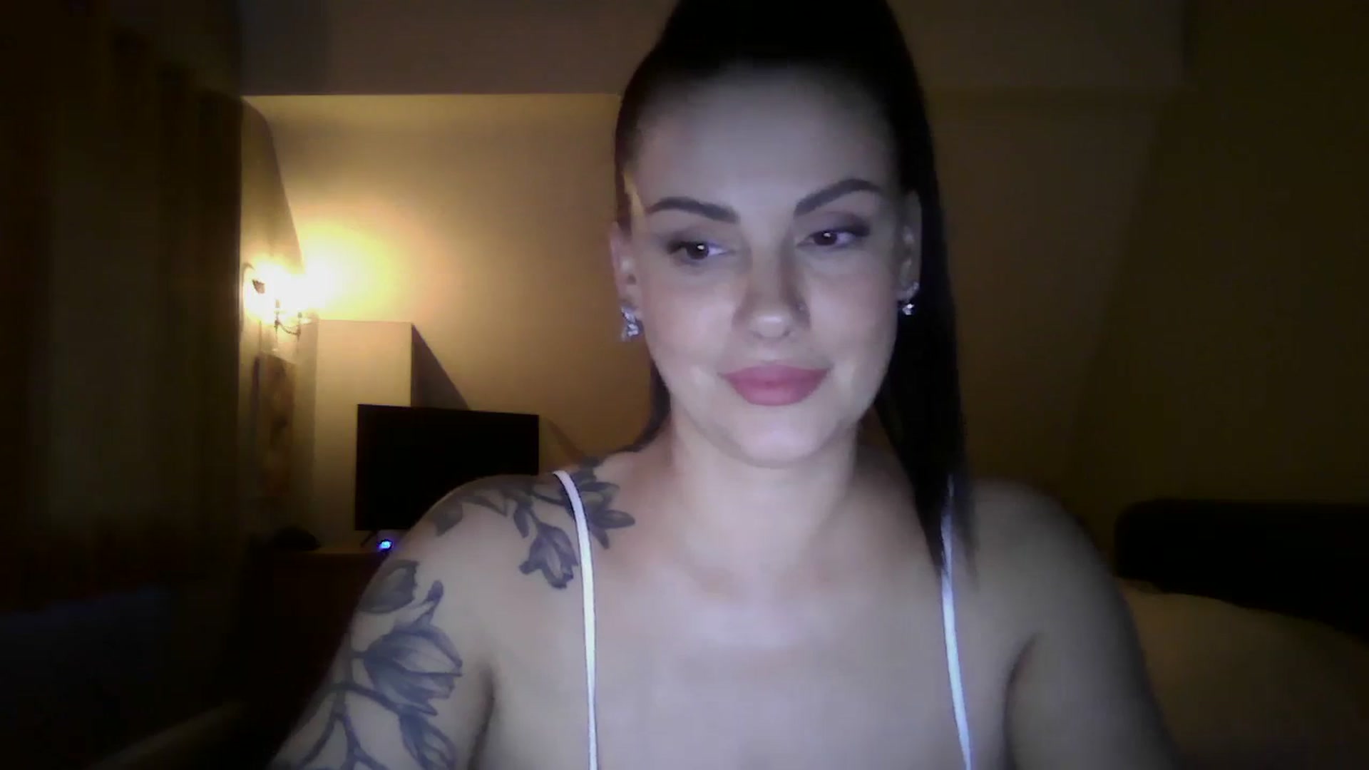 Gallery image thumbnail from FitBaby's myfreecams stream on, 11/17/2023, 16:41 image 6 of 20