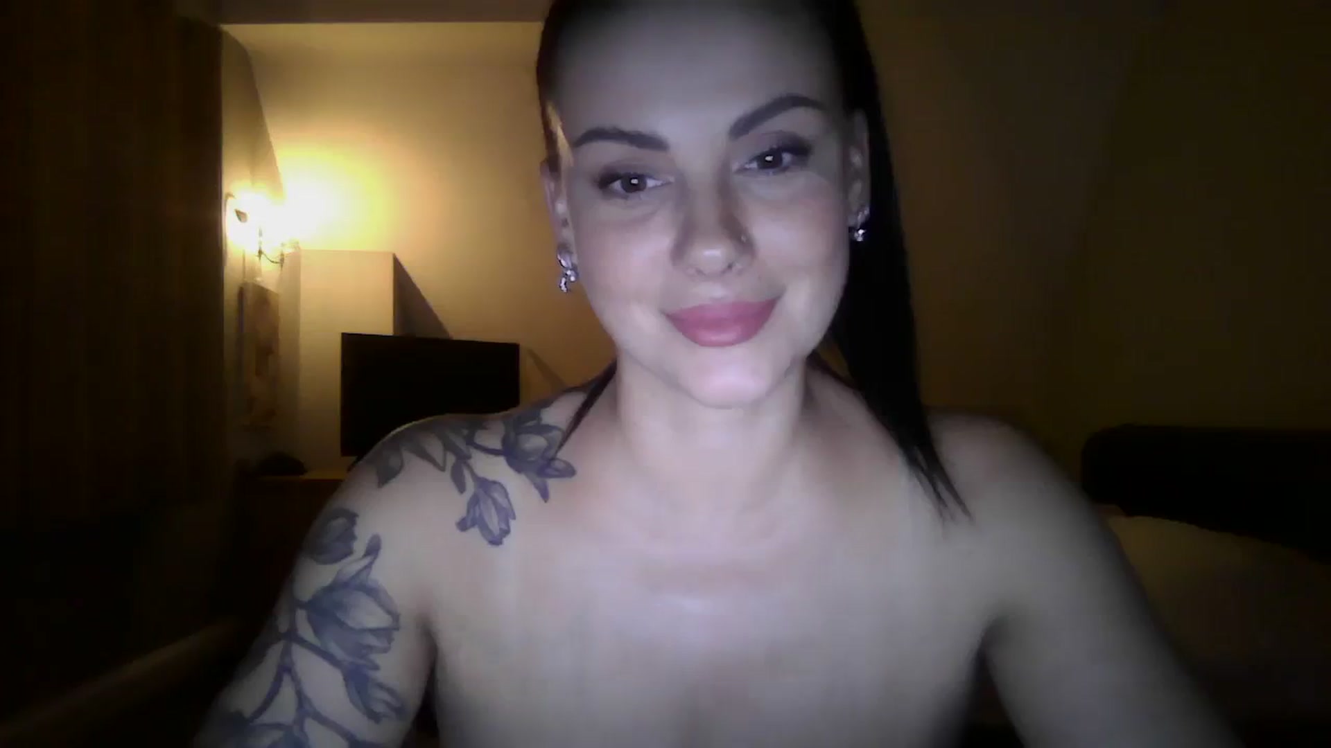 Gallery image thumbnail from FitBaby's myfreecams stream on, 11/17/2023, 16:41 image 18 of 20