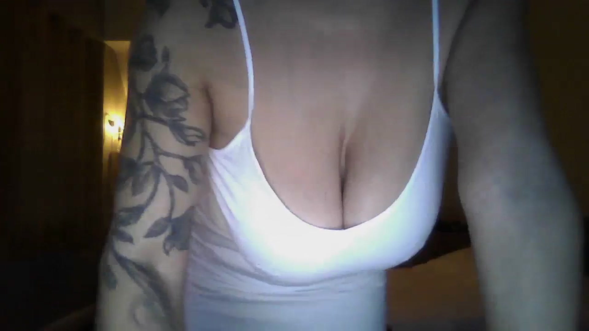 Gallery image thumbnail from FitBaby's myfreecams stream on, 11/17/2023, 16:41 image 11 of 20
