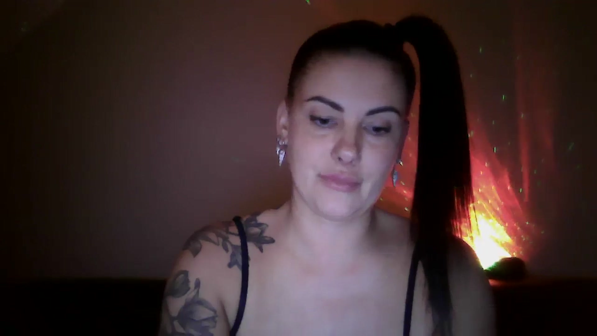 Gallery image thumbnail from FitBaby's myfreecams stream on, 12/01/2023, 18:32 image 12 of 20