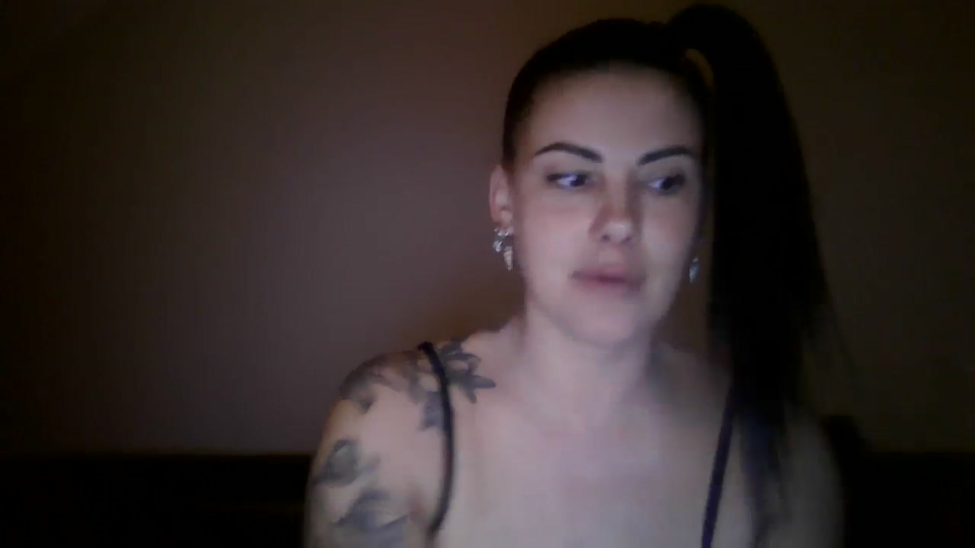 Gallery image thumbnail from FitBaby's myfreecams stream on, 12/01/2023, 18:32 image 16 of 20