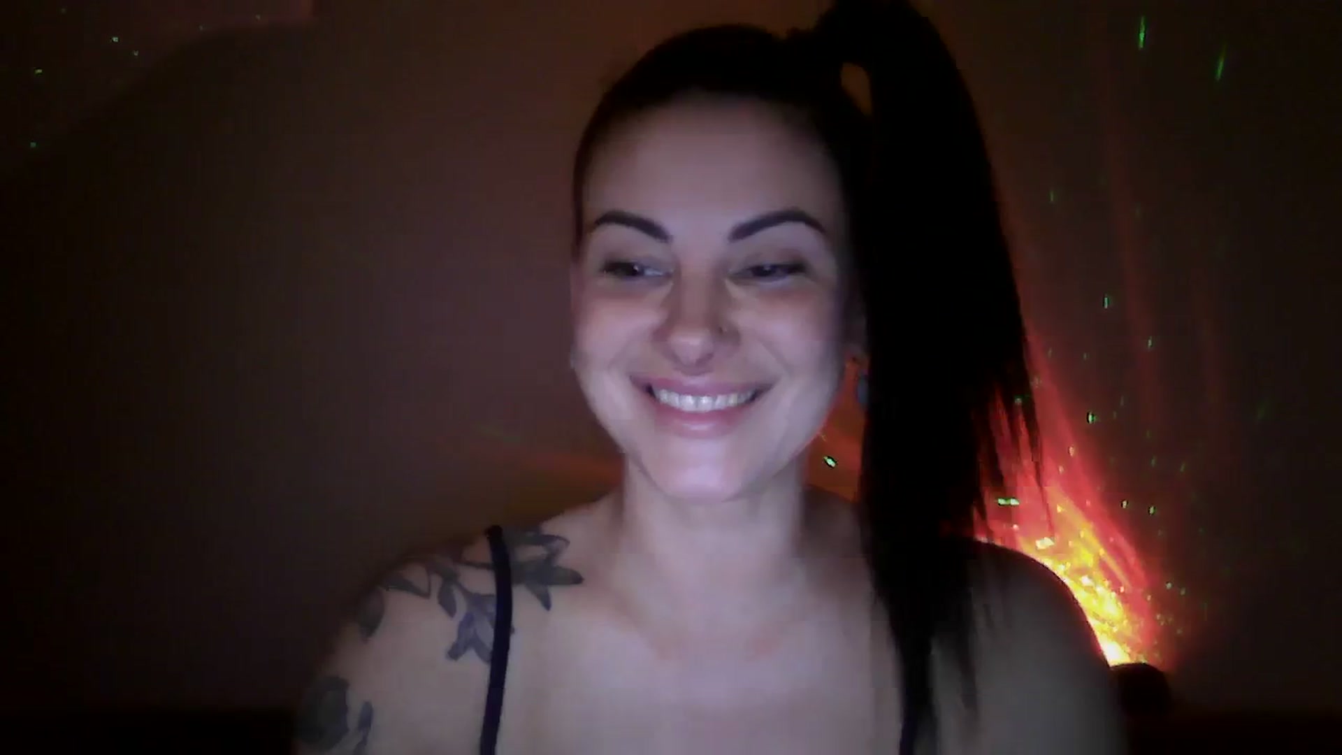 Gallery image thumbnail from FitBaby's myfreecams stream on, 12/01/2023, 18:32 image 2 of 20