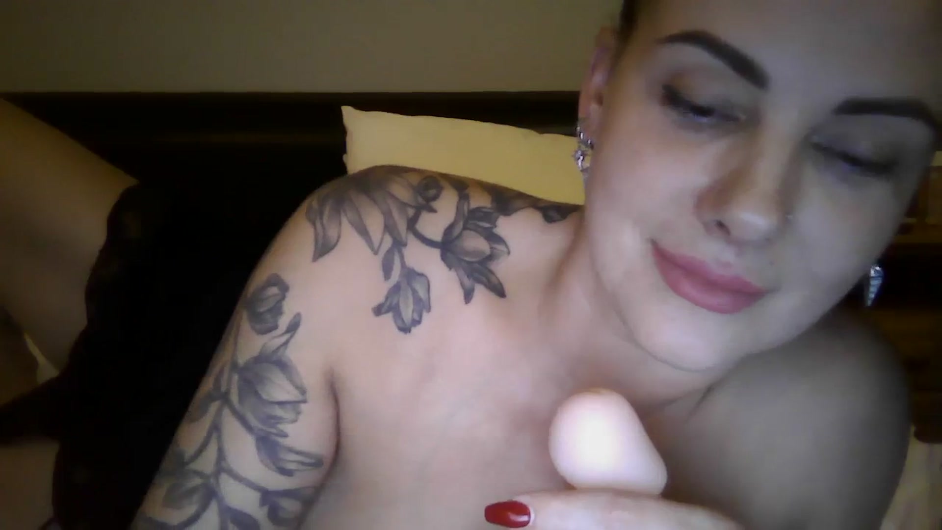 Gallery image thumbnail from FitBaby's myfreecams stream on, 12/05/2023, 17:39 image 10 of 20