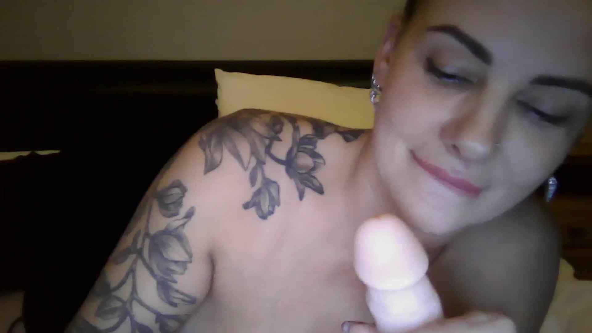 Gallery image thumbnail from FitBaby's myfreecams stream on, 12/05/2023, 17:39 image 7 of 20