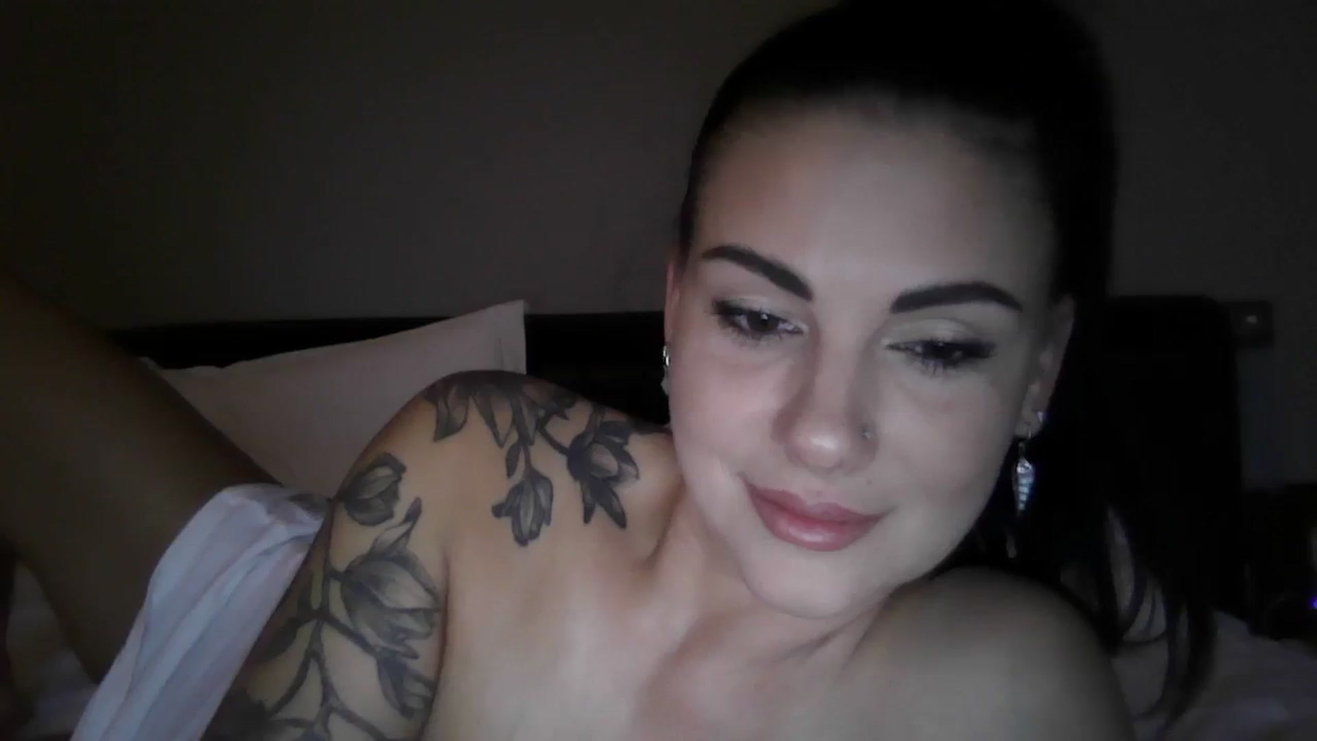 Gallery image thumbnail from FitBaby's myfreecams stream on, 12/07/2023, 15:16 image 13 of 20