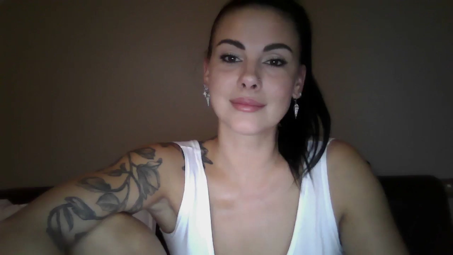 Gallery image thumbnail from FitBaby's myfreecams stream on, 12/07/2023, 15:16 image 18 of 20