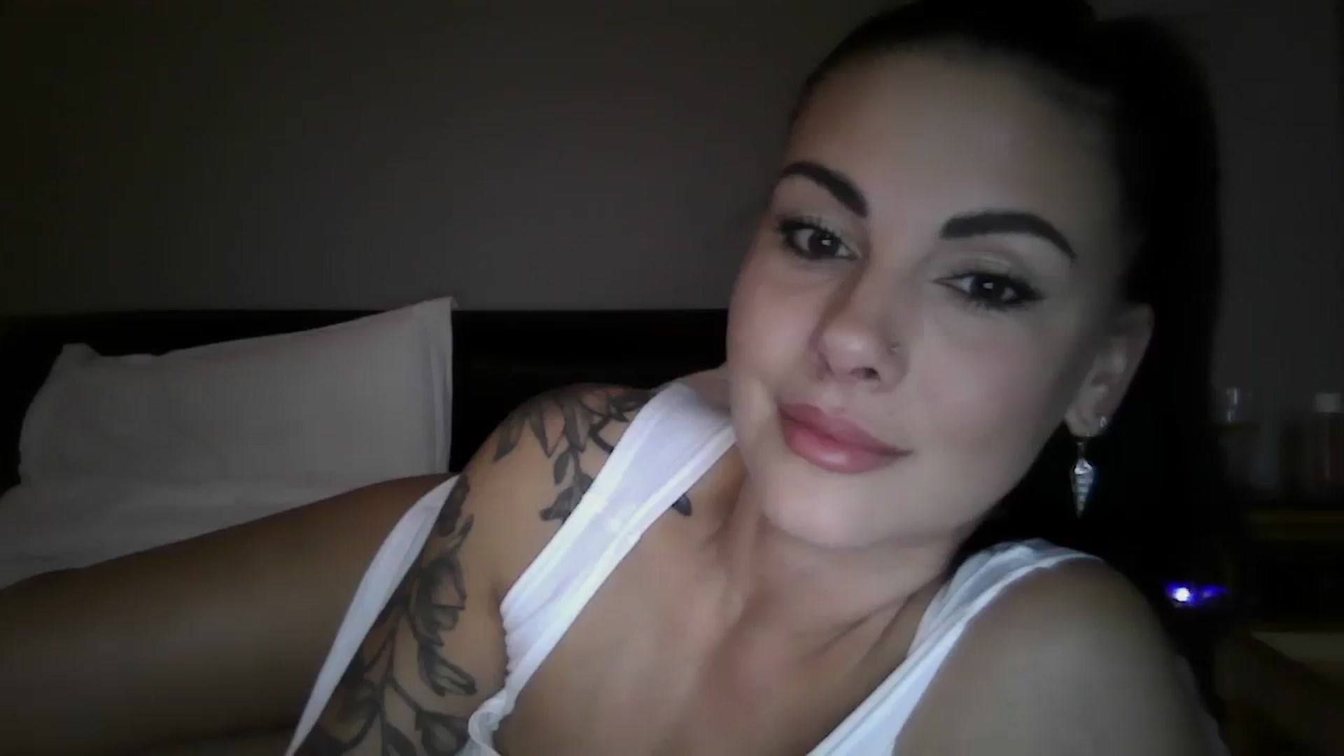 Gallery image thumbnail from FitBaby's myfreecams stream on, 12/07/2023, 15:16 image 1 of 20