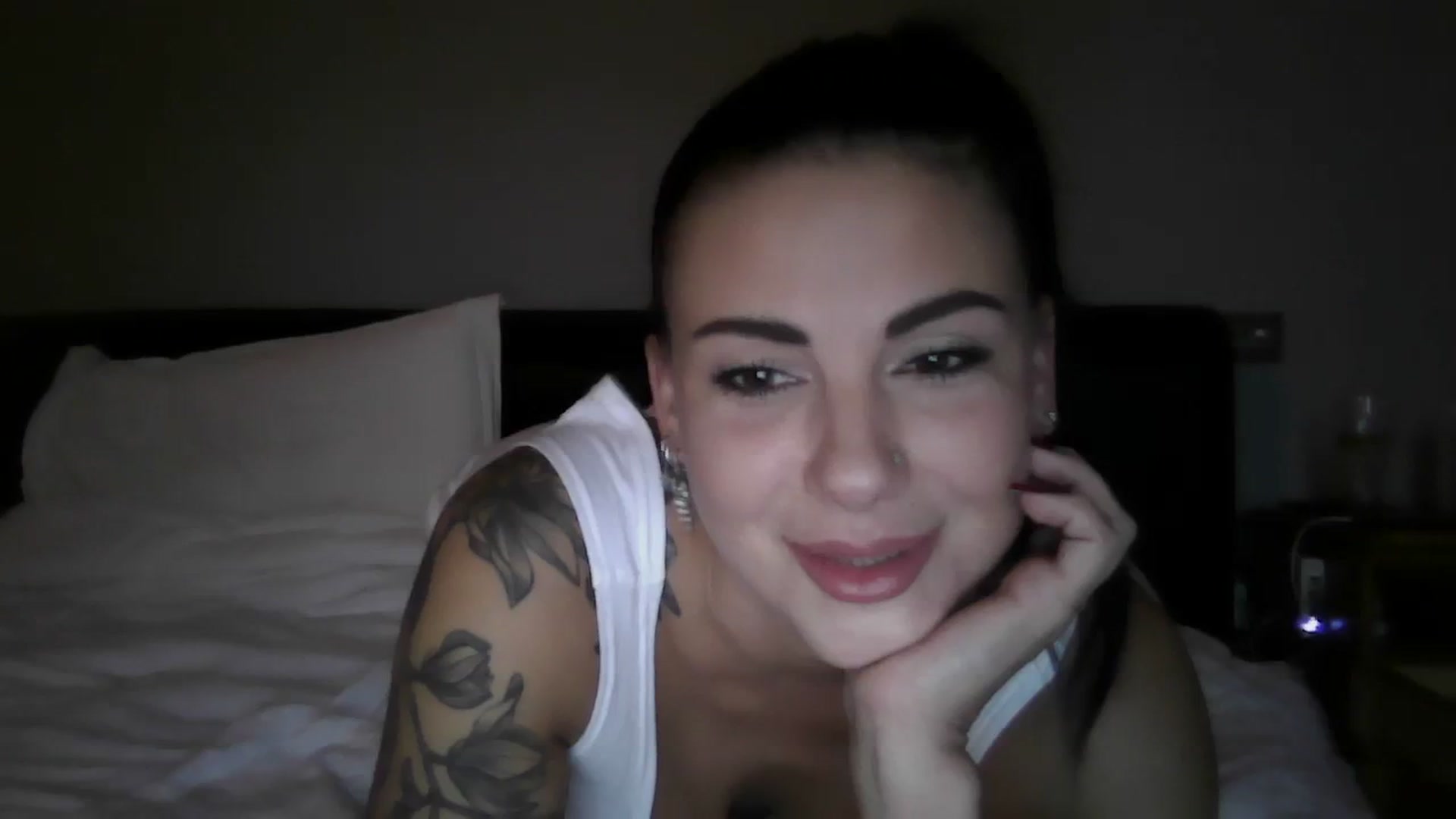 Gallery image thumbnail from FitBaby's myfreecams stream on, 12/07/2023, 15:16 image 5 of 20
