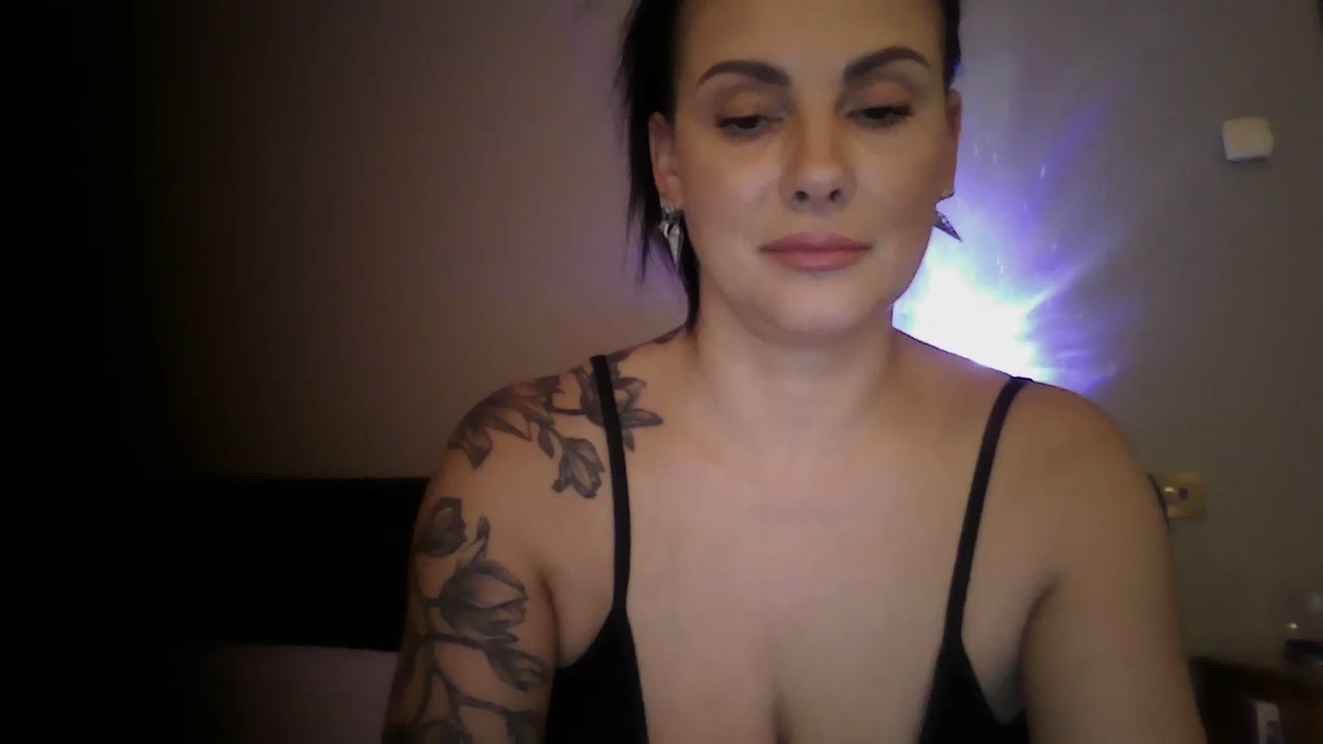 Gallery image thumbnail from FitBaby's myfreecams stream on, 12/11/2023, 14:55 image 5 of 20